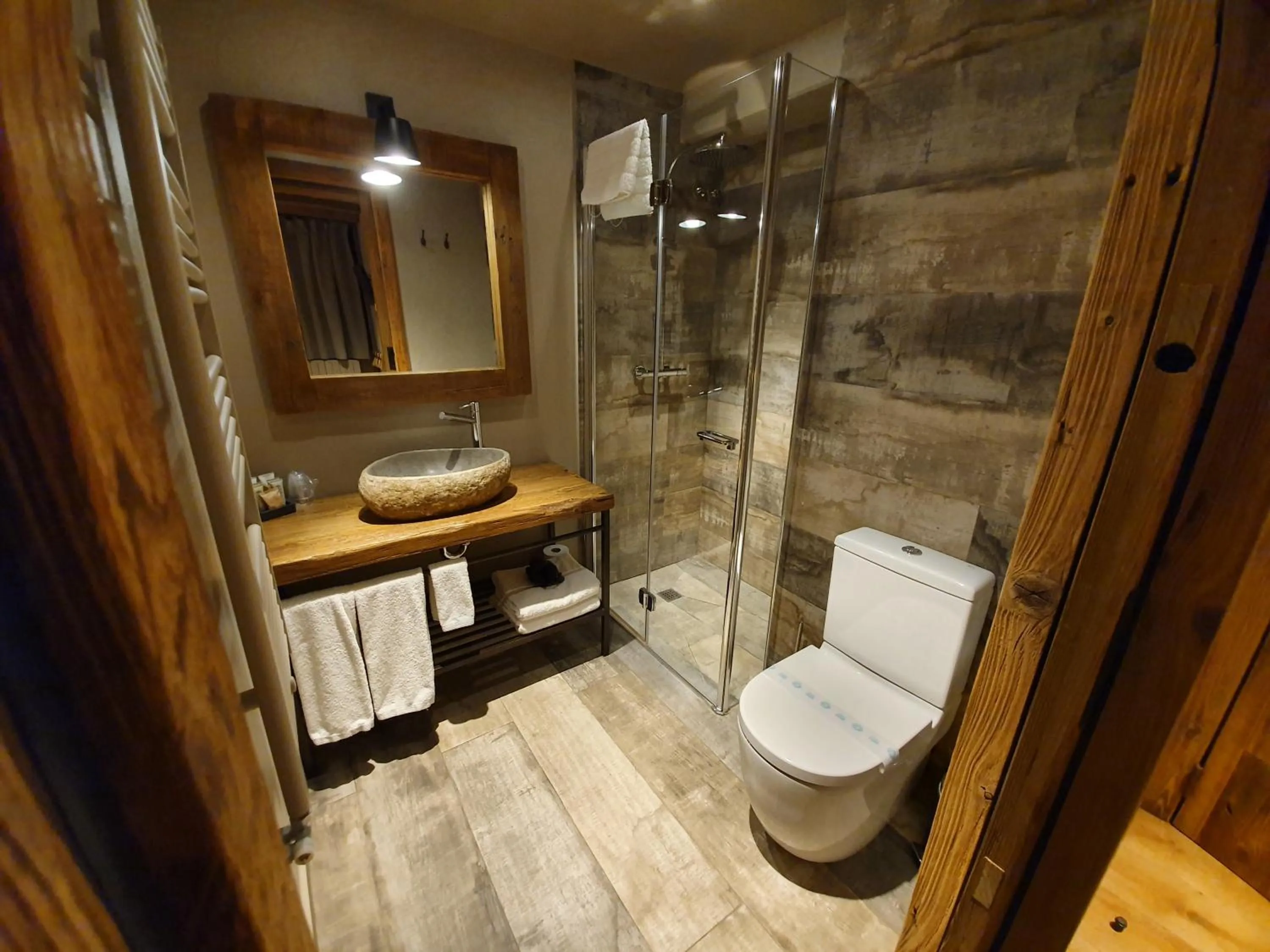 Shower in Hotel Boutique Puig Francó