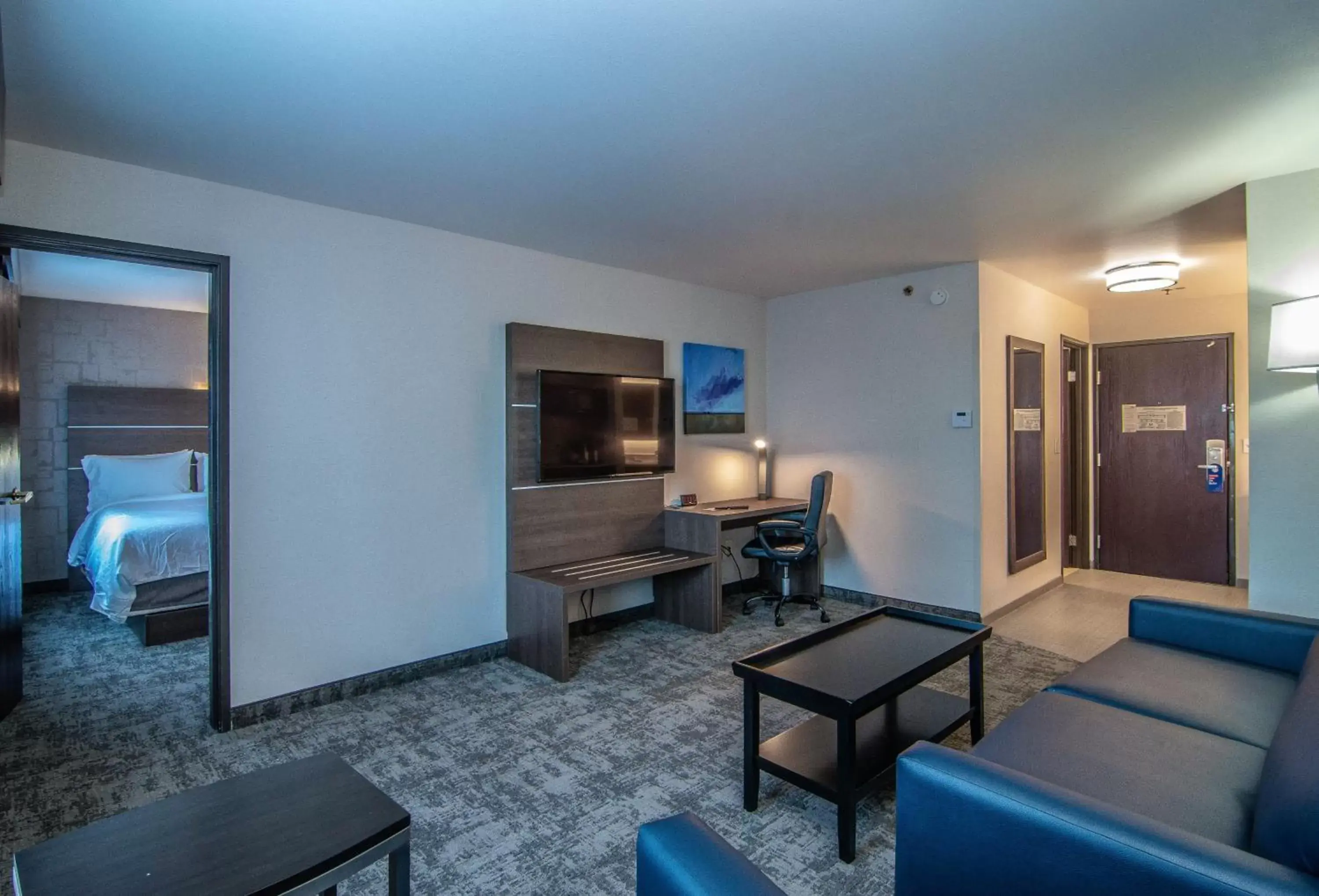 Bedroom, Seating Area in Holiday Inn Express Spokane-Downtown