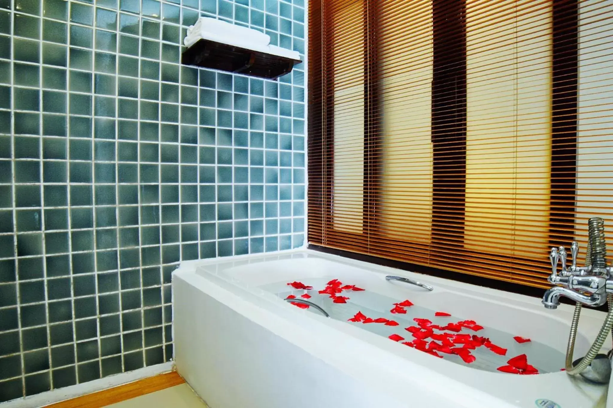 Bath, Bathroom in Yantarasri Resort