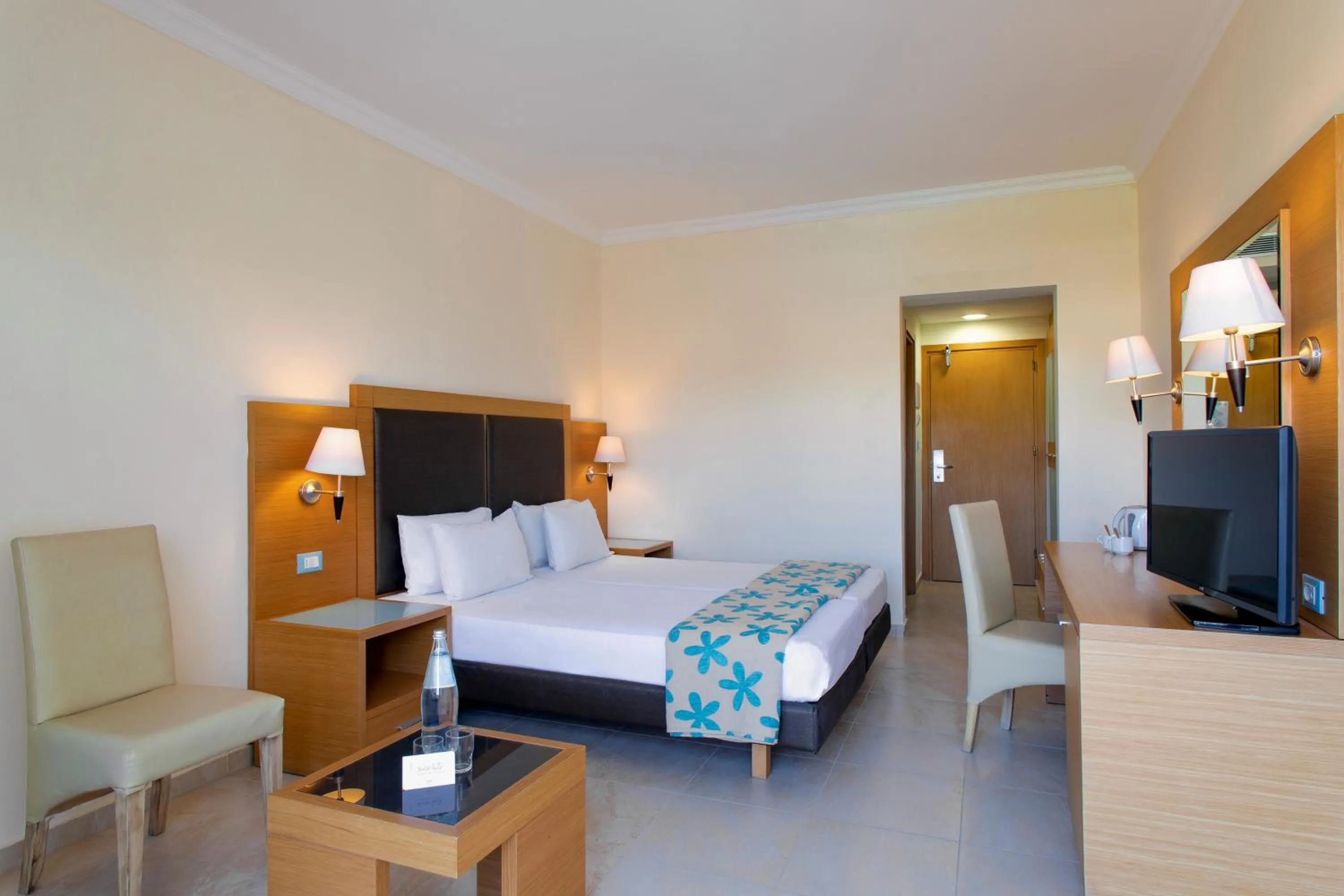 Bedroom, Bed in Sol Cosmopolitan Rhodes