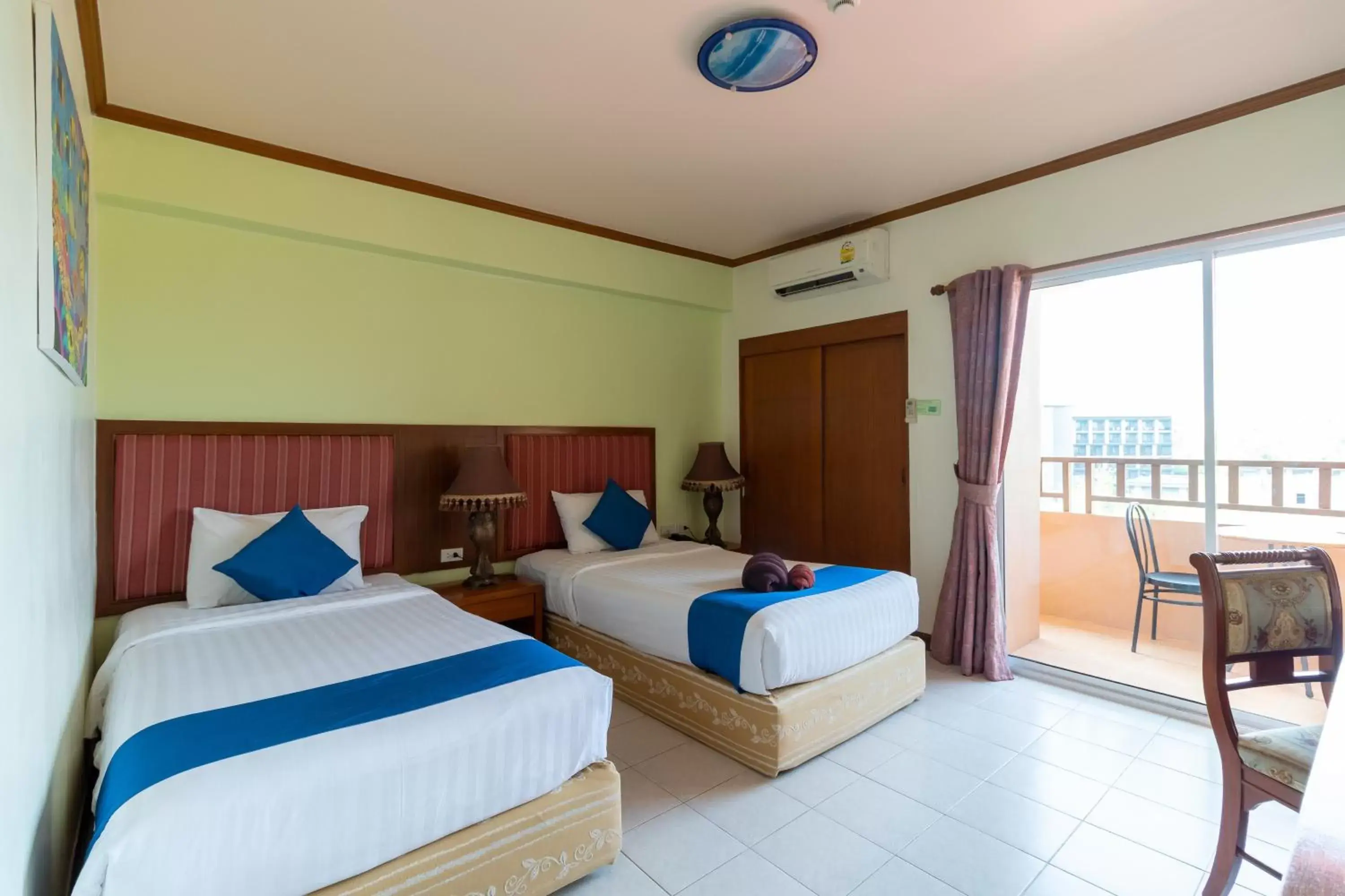 Bed in Thipurai Beach Hotel