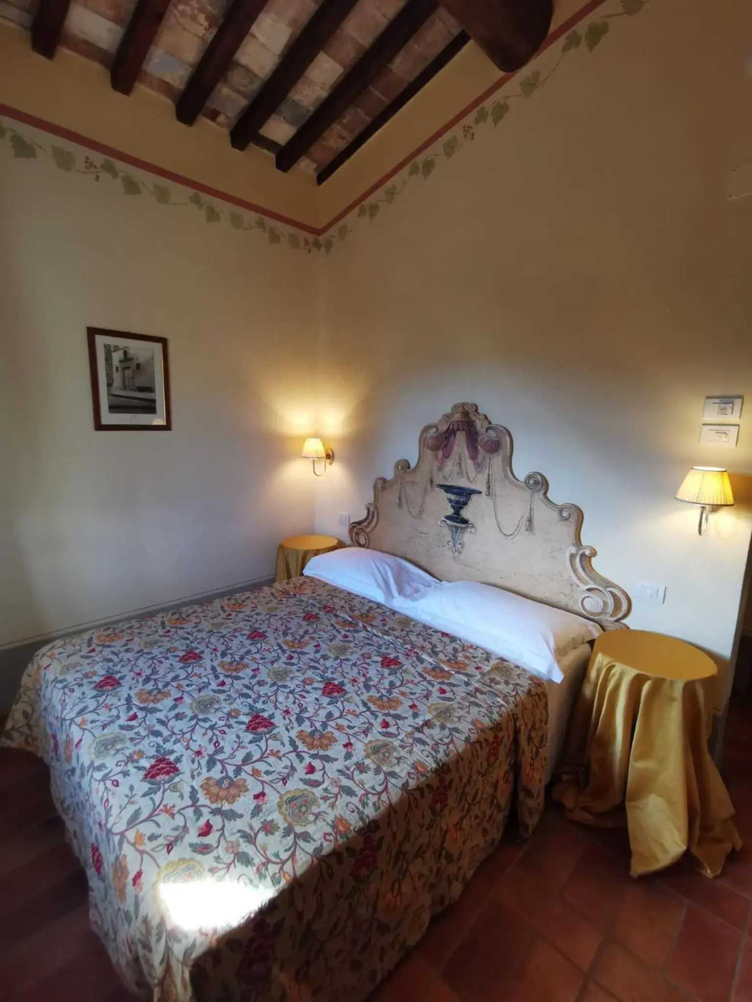 Bed in Relais Borgo San Pietro