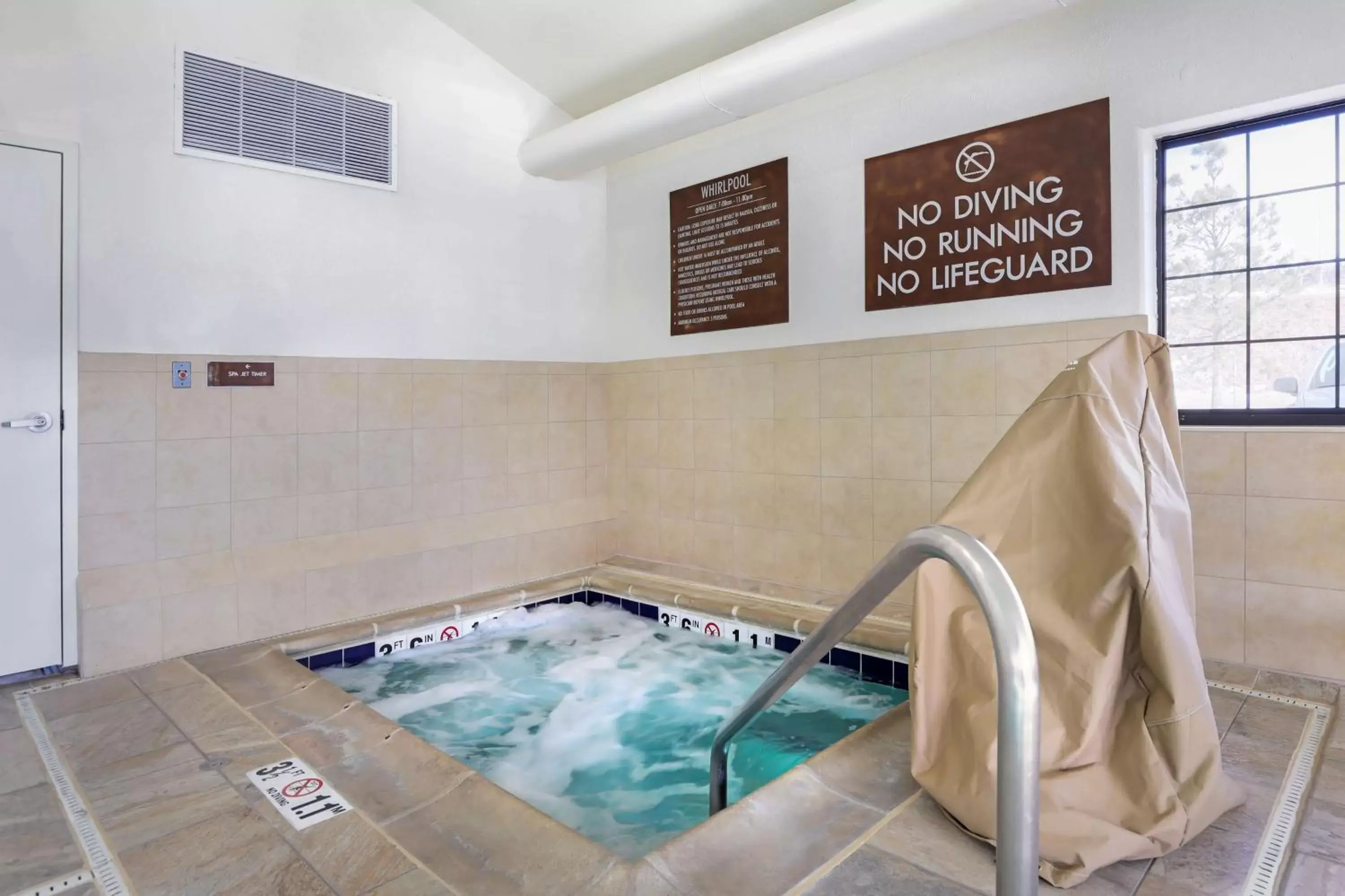 Pool view in Best Western Plus Castle Rock Pool view in Best Western Plus Castle Rock