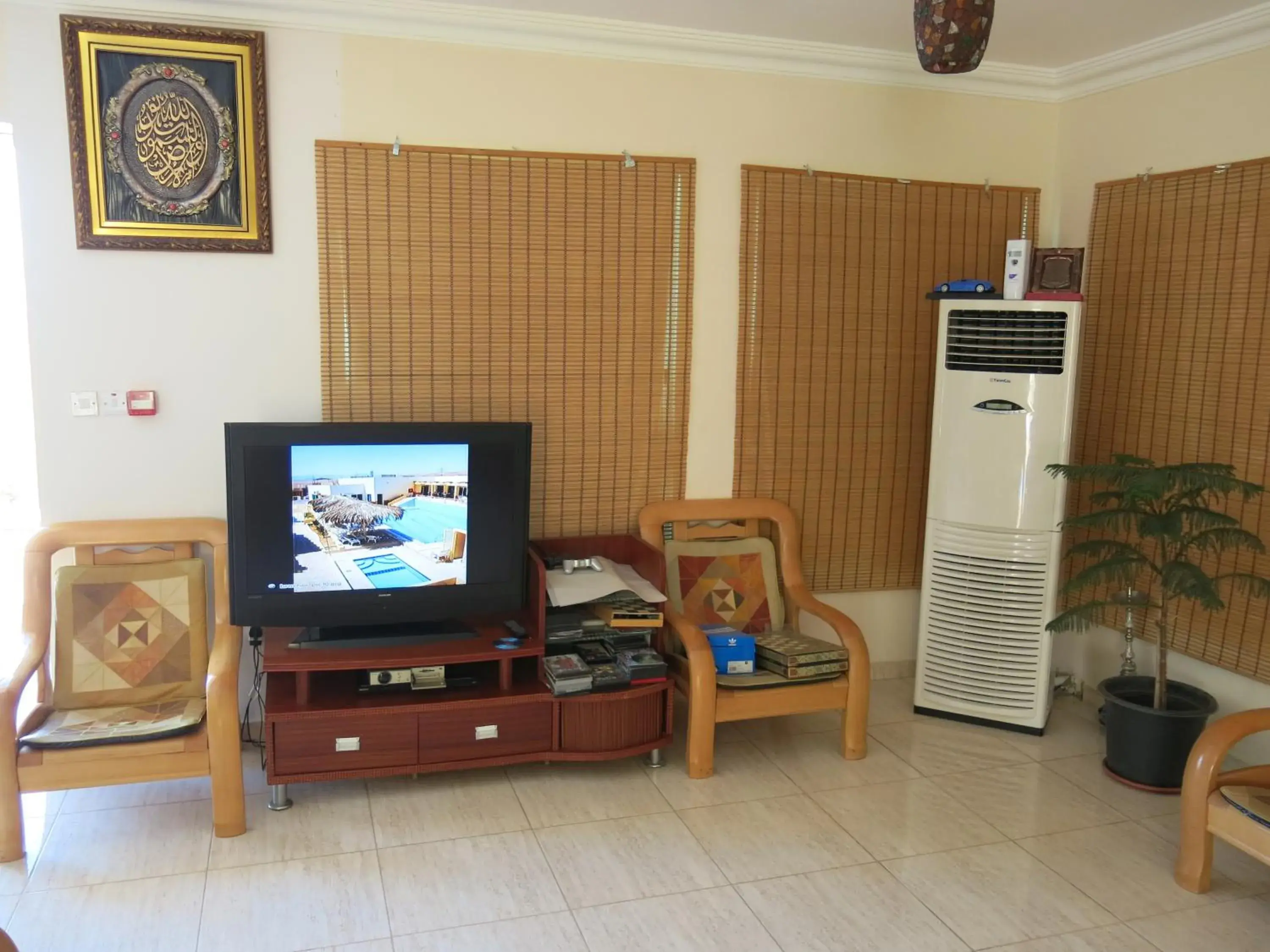 TV and multimedia, TV/Entertainment Center in Red Sea Dive Center