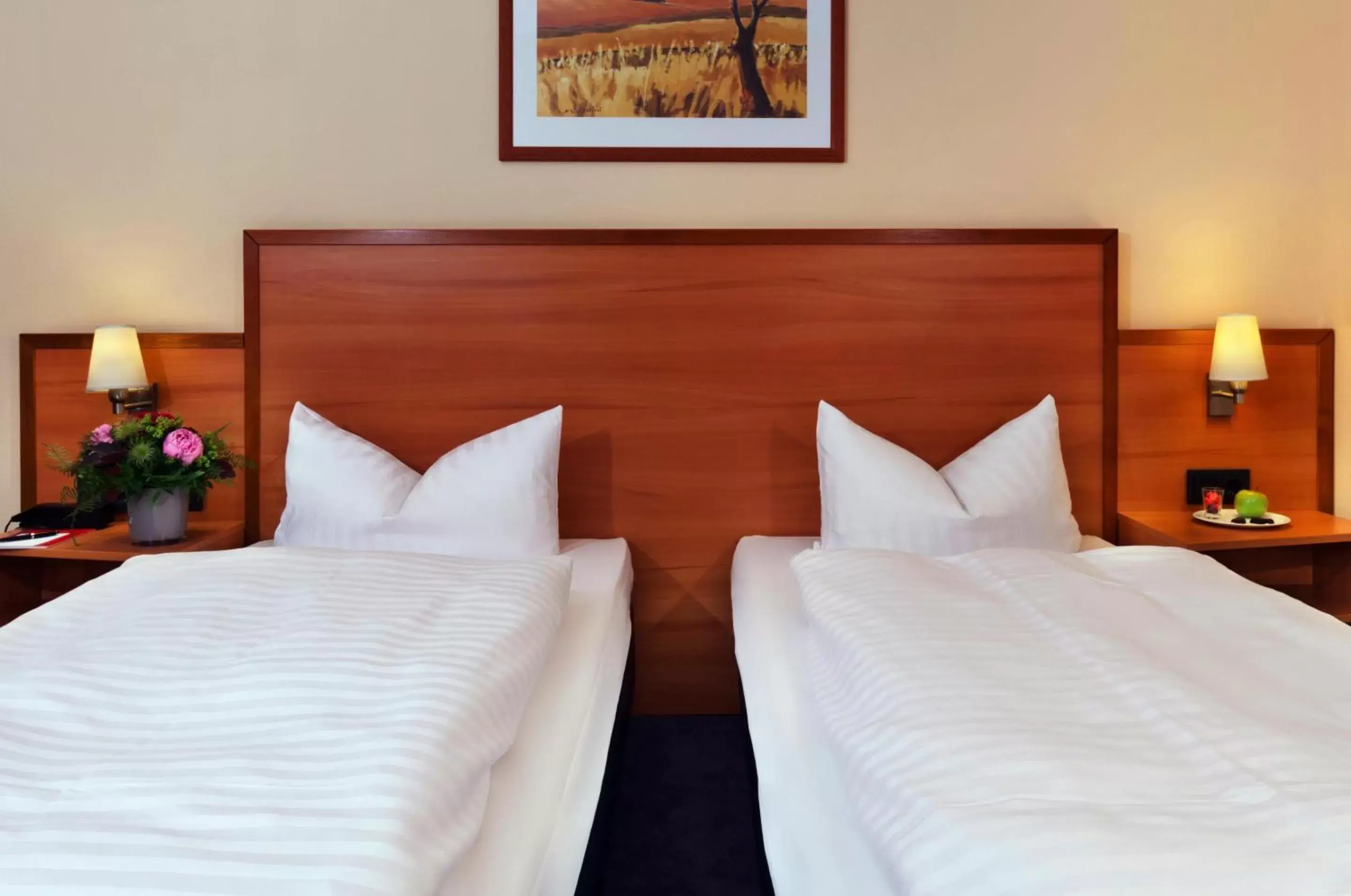 Photo of the whole room, Bed in IntercityHotel Bremen Photo of the whole room, Bed in IntercityHotel Bremen