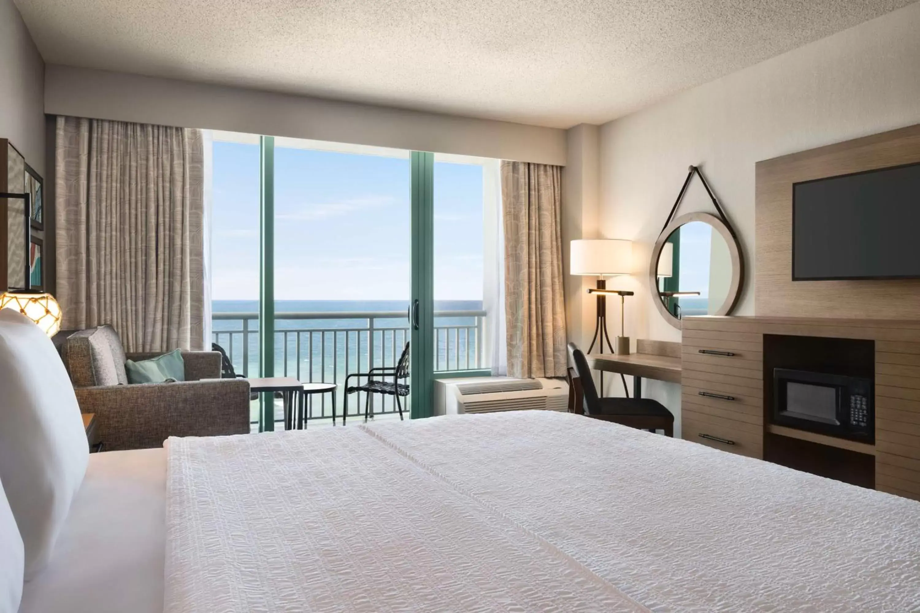 Bedroom in Hampton Inn Virginia Beach-Oceanfront South