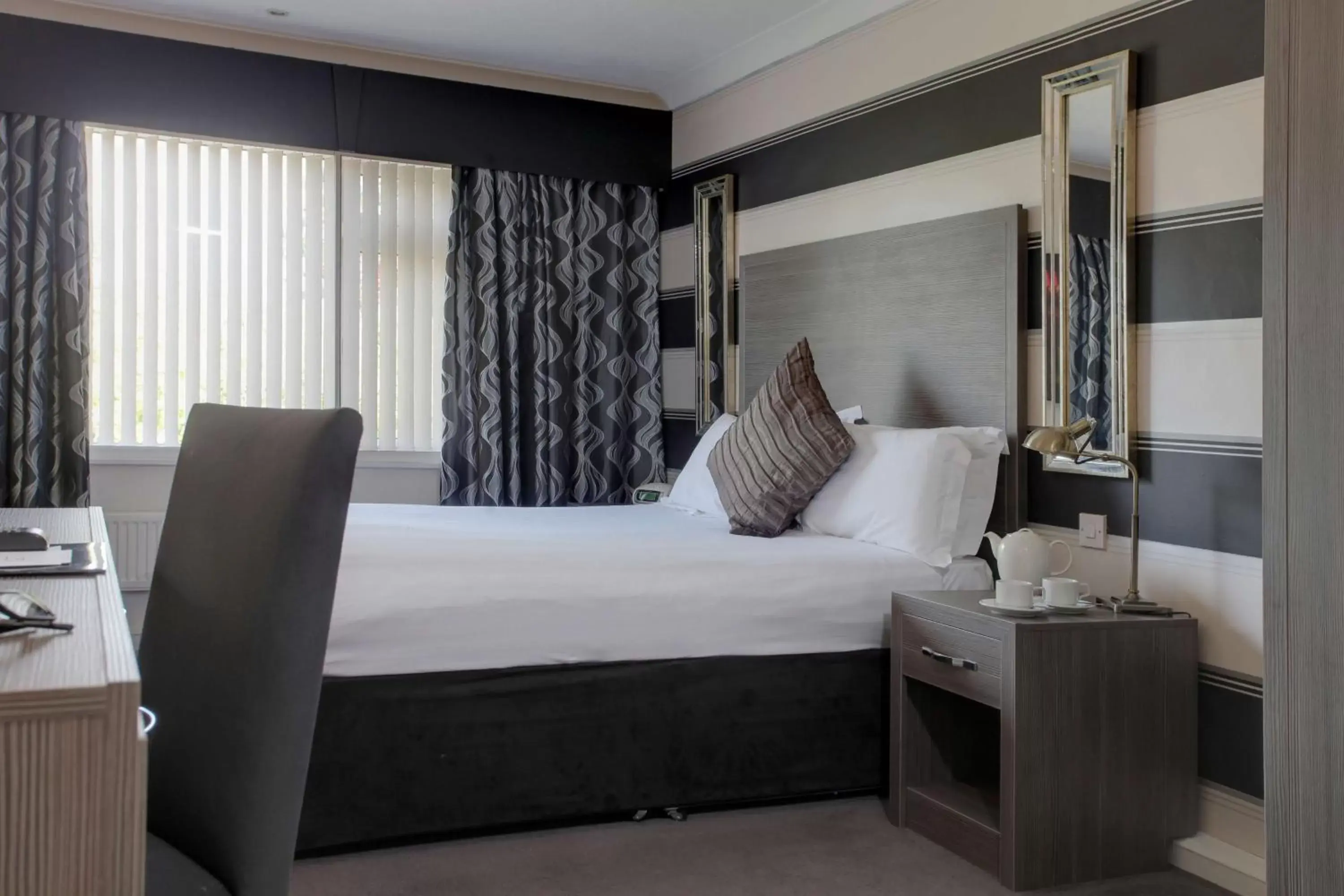 Photo of the whole room, Bed in Parkmore Hotel & Leisure Club, Sure Hotel Collection by BW