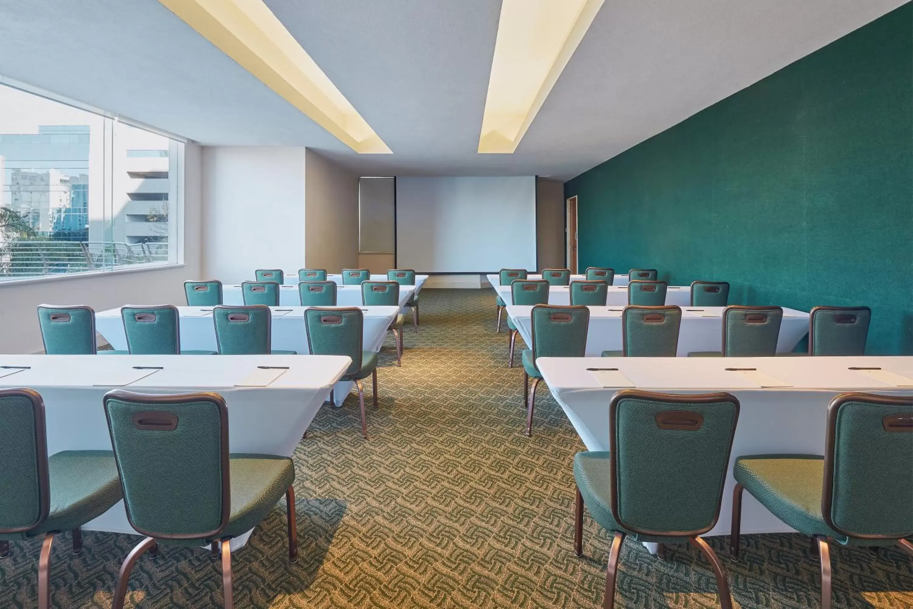 Meeting/conference room in Grand Fiesta Americana Guadalajara Country Club