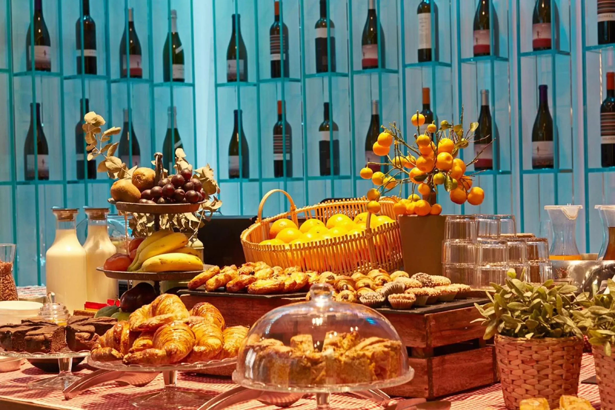 Buffet breakfast in Sixtytwo Hotel Buffet breakfast in Sixtytwo Hotel