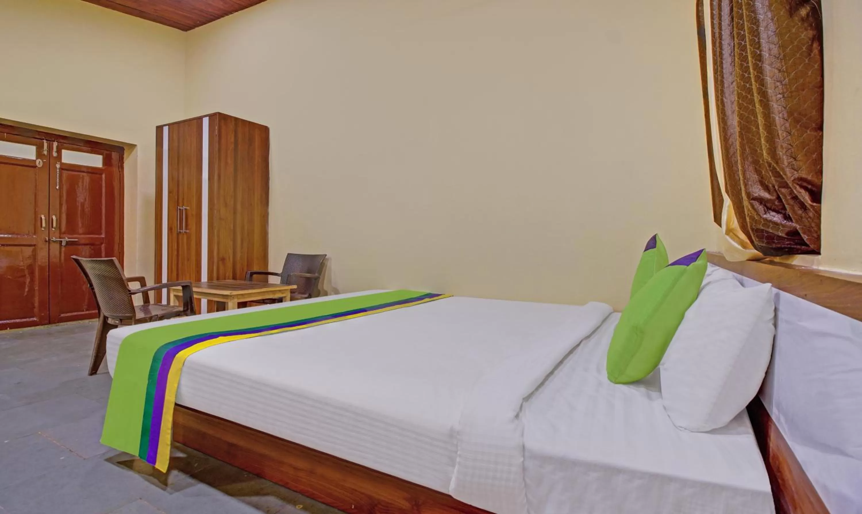 Bed in Treebo Trend Shalimar In The Forest Matheran