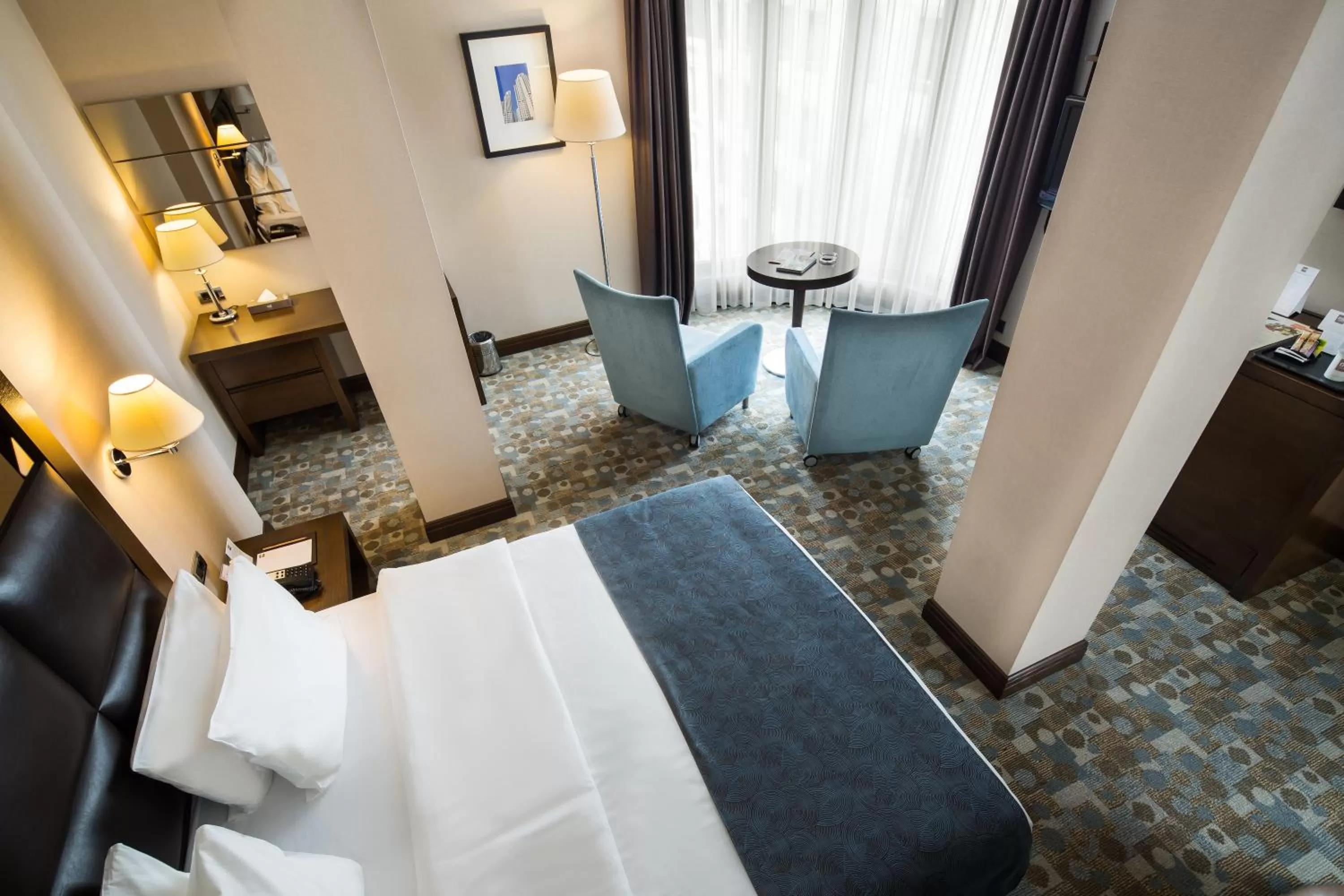 Bedroom, Bed in Midtown Hotel