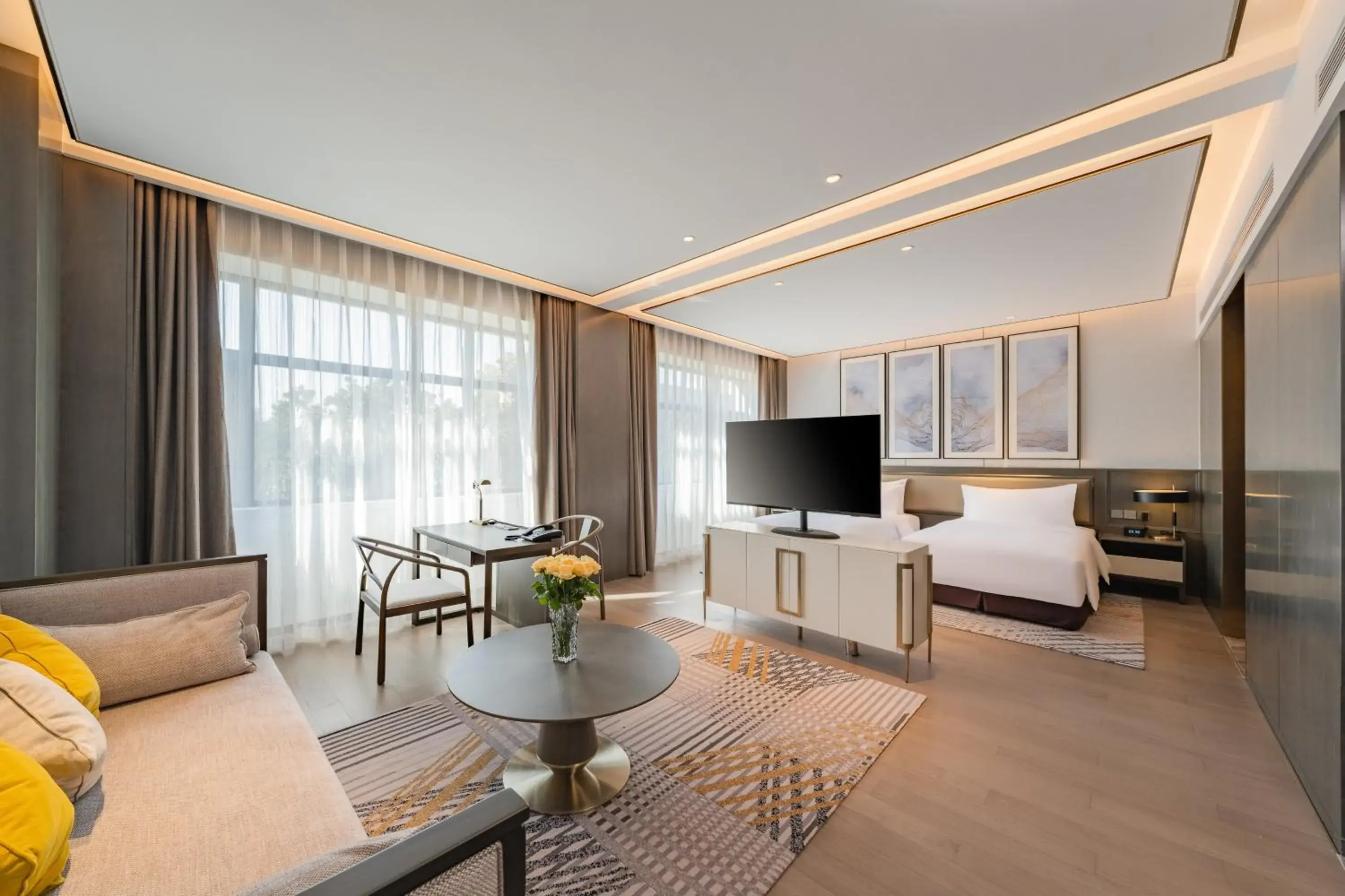 Photo of the whole room, Seating Area in Holiday Inn Zhengzhou Zhongzhou, an IHG Hotel