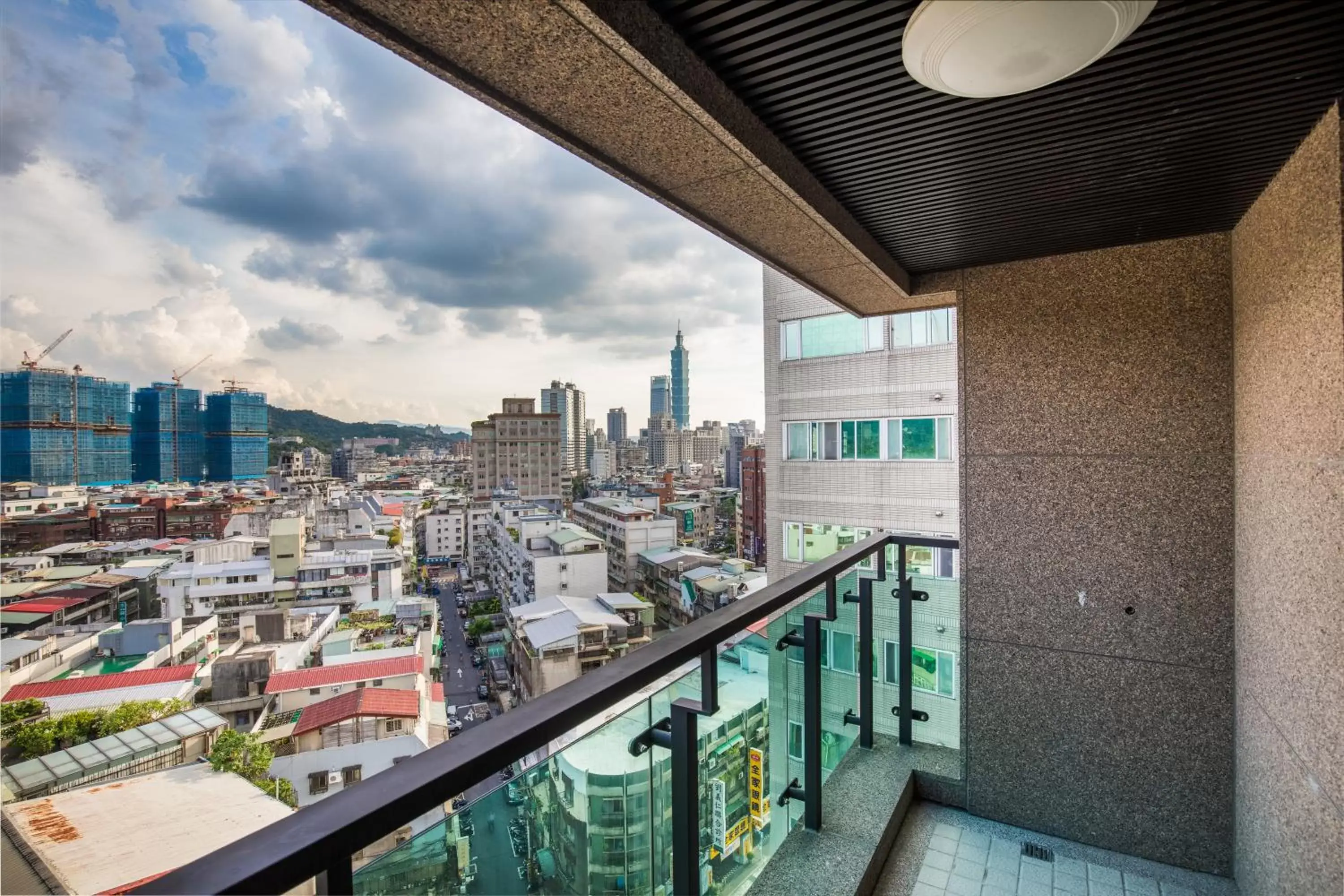 Landmark view in Green World SongShan Landmark view in Green World SongShan