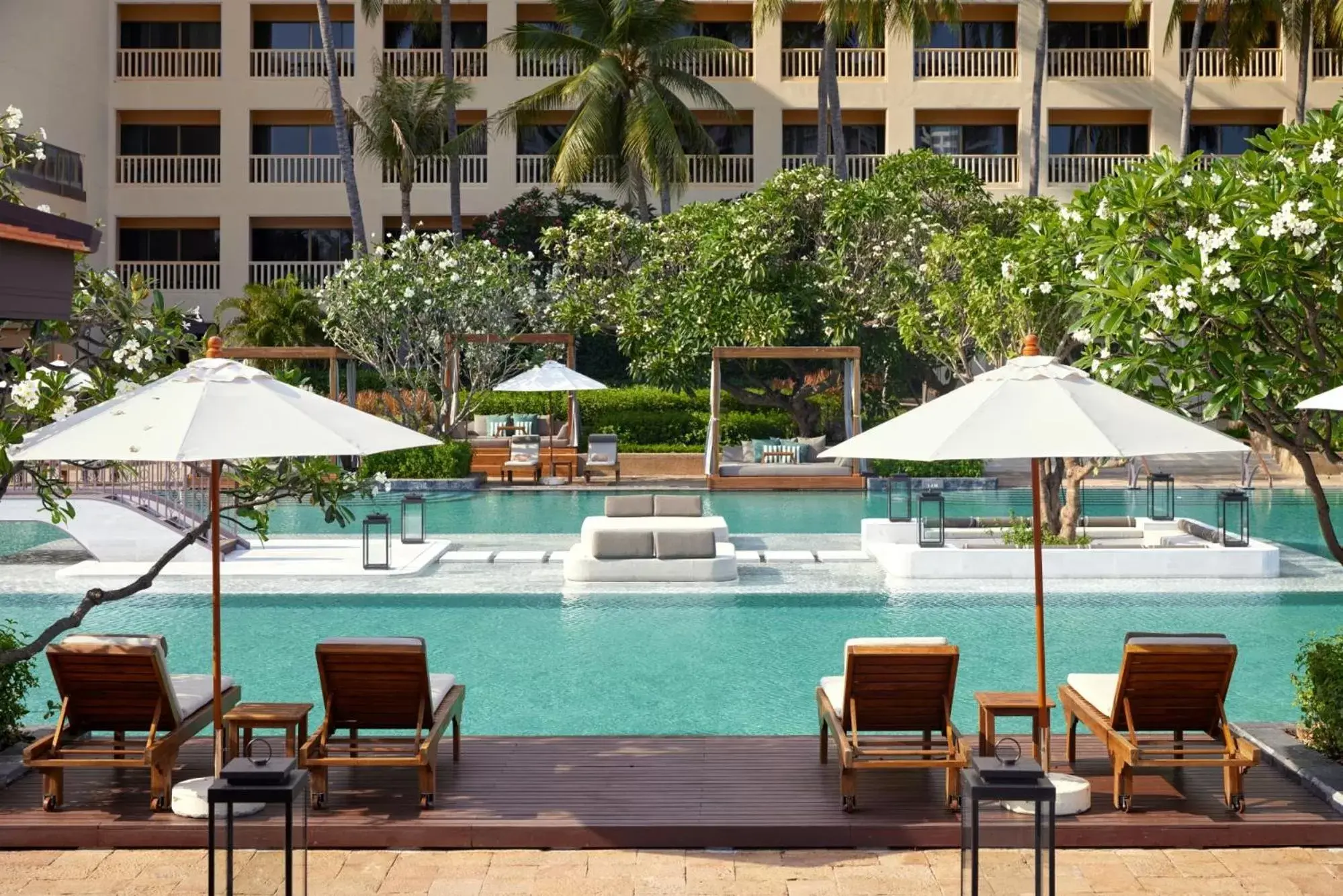 Swimming pool in Dusit Thani Hua Hin Swimming pool in Dusit Thani Hua Hin