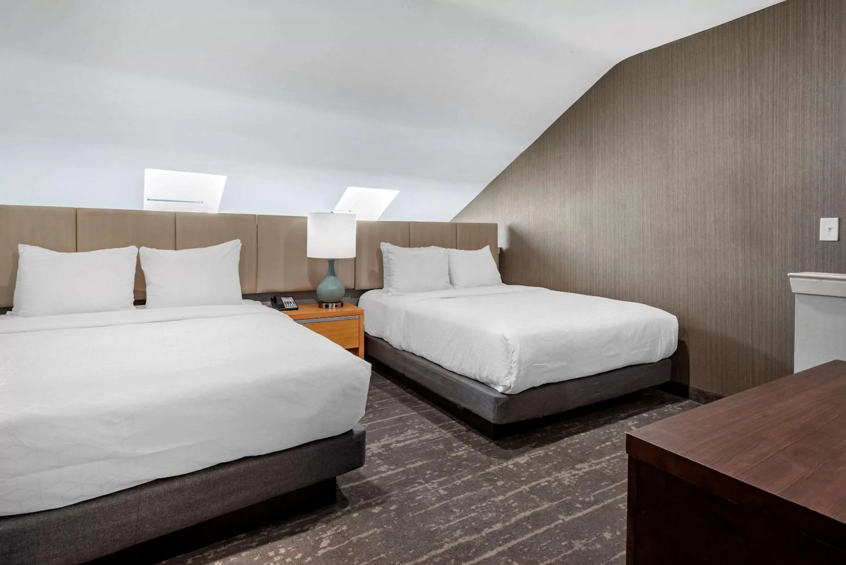 Photo of the whole room, Bed in Somerset Lofts