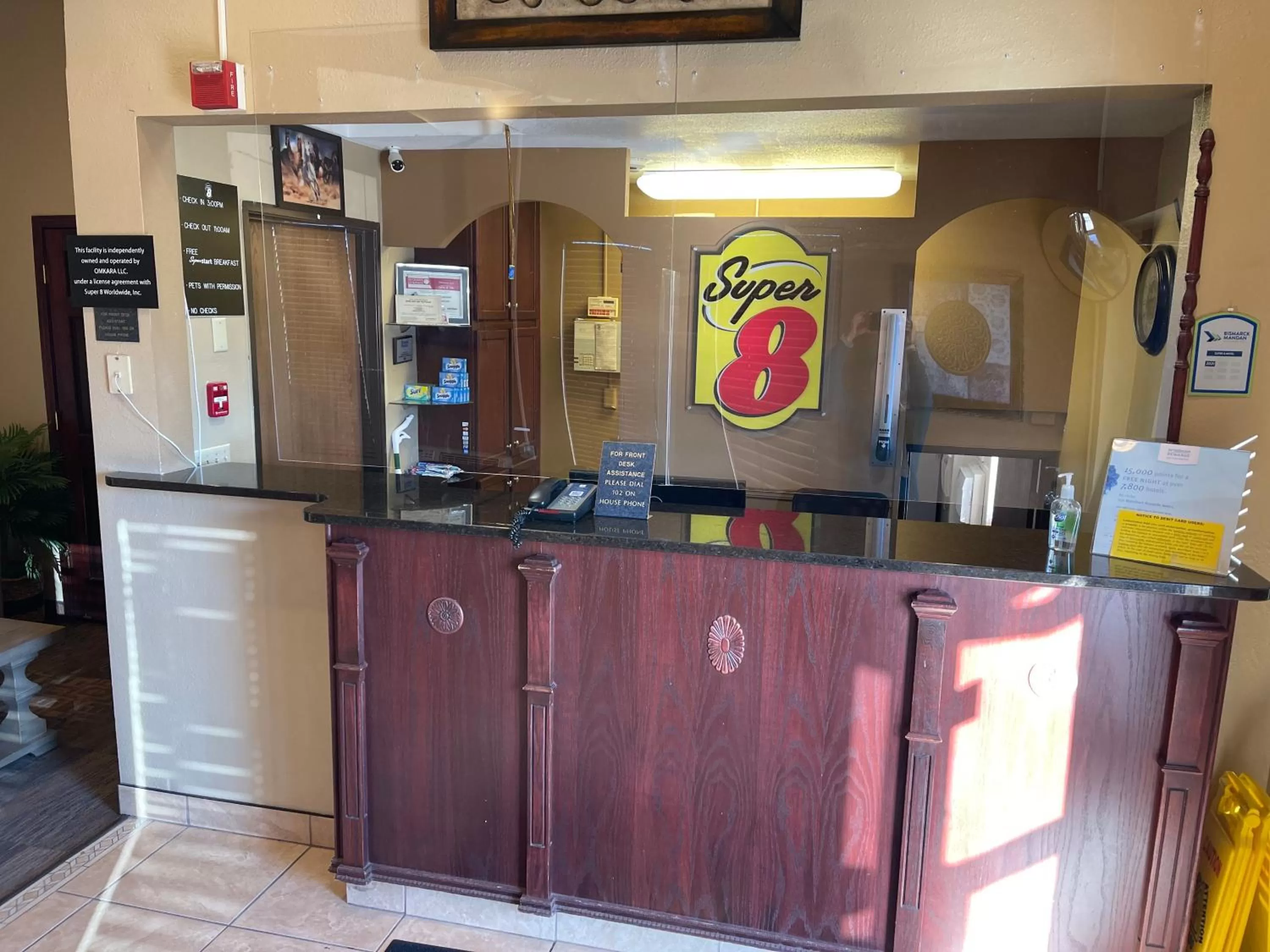 Lobby or reception in Super 8 by Wyndham Bismarck