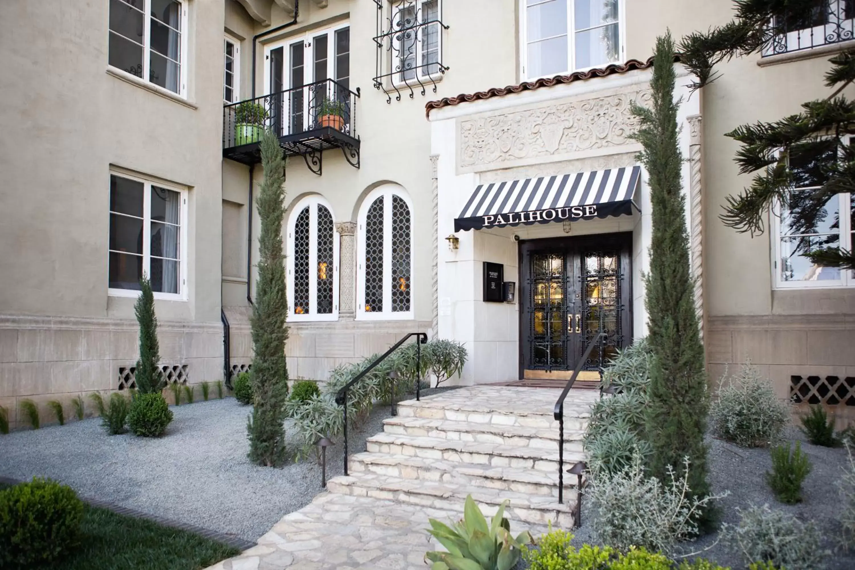 Facade/entrance, Property Building in Palihouse Santa Monica