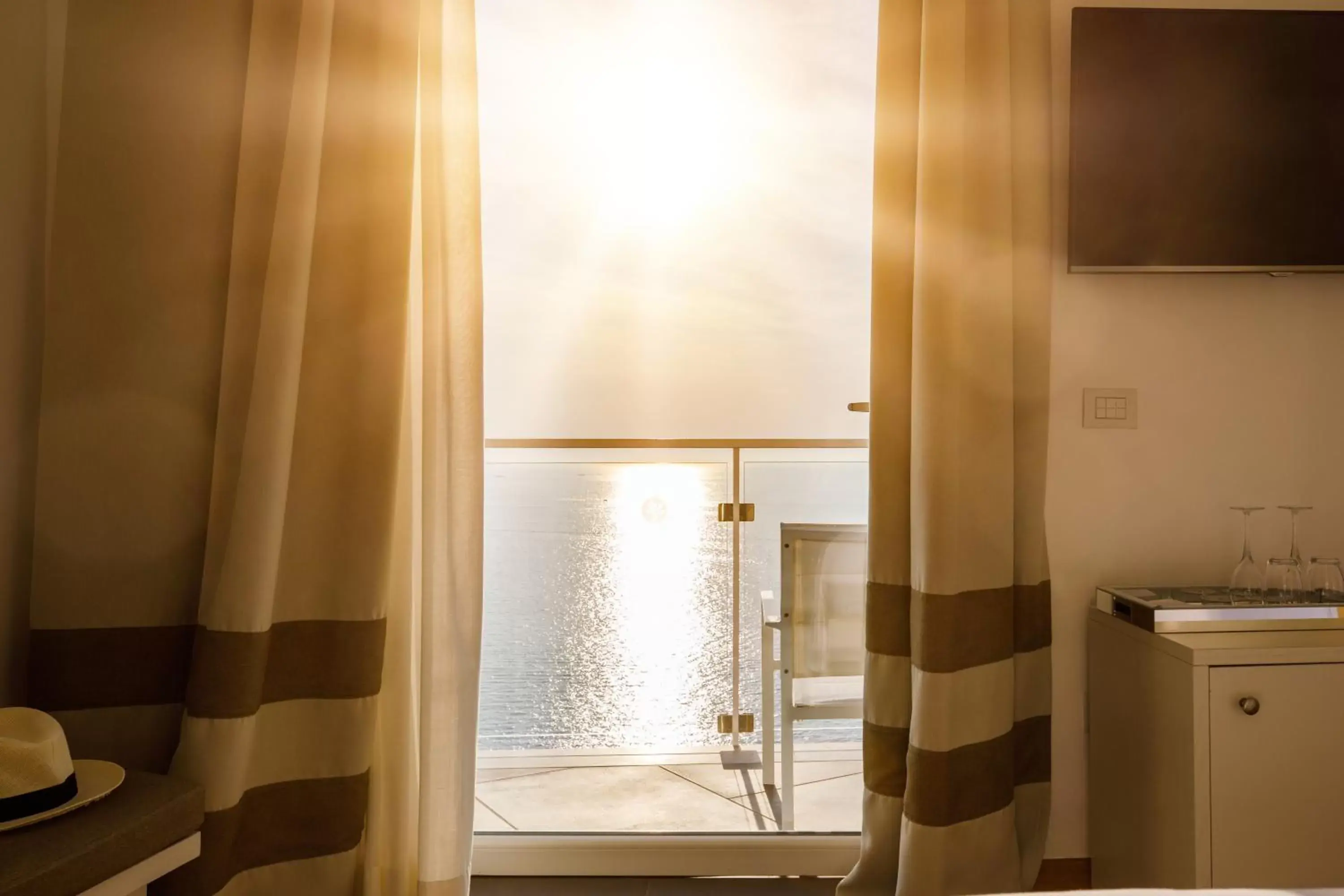 Balcony/Terrace, Bathroom in Villa Fiorella Art Hotel