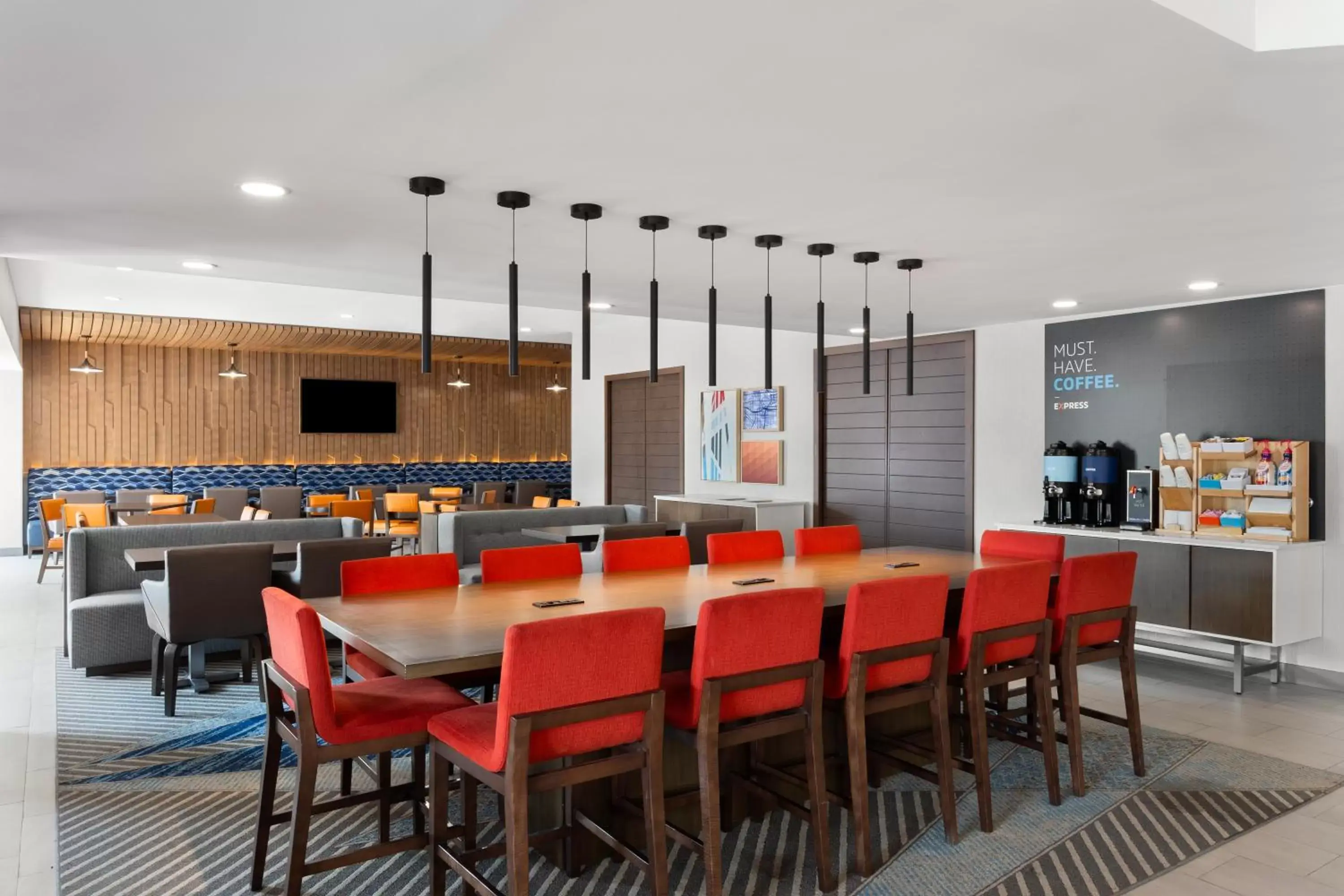 Dining area, Restaurant/Places to Eat in Holiday Inn Express Atlanta Airport - North, an IHG Hotel
