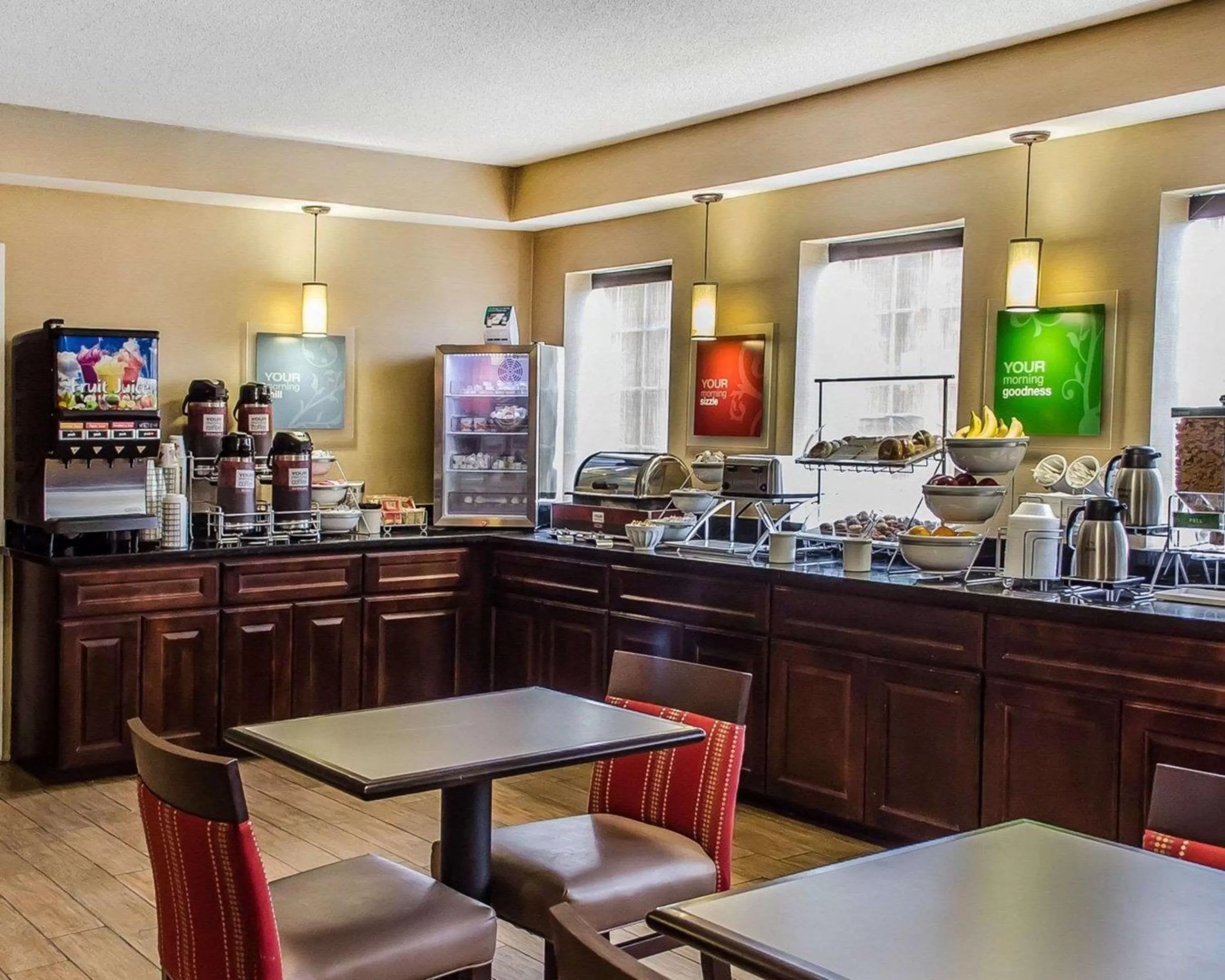 Restaurant/places to eat in SureStay Plus by Best Western Jonestown Lebanon Valley