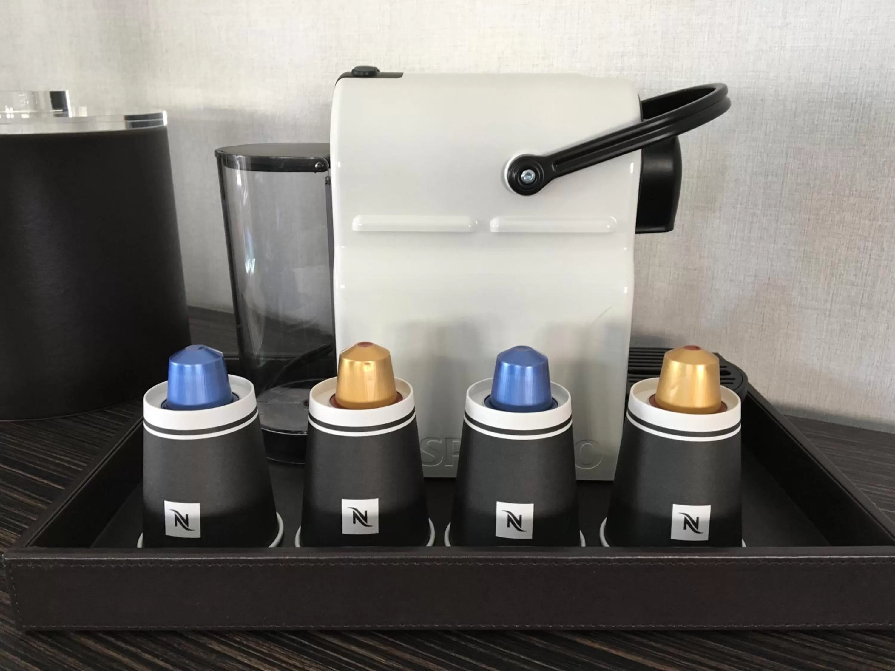 Double Room with Two Double Beds and Roll-In Shower - Disability Access in Hotel Versey Days Inn by Wyndham Chicago