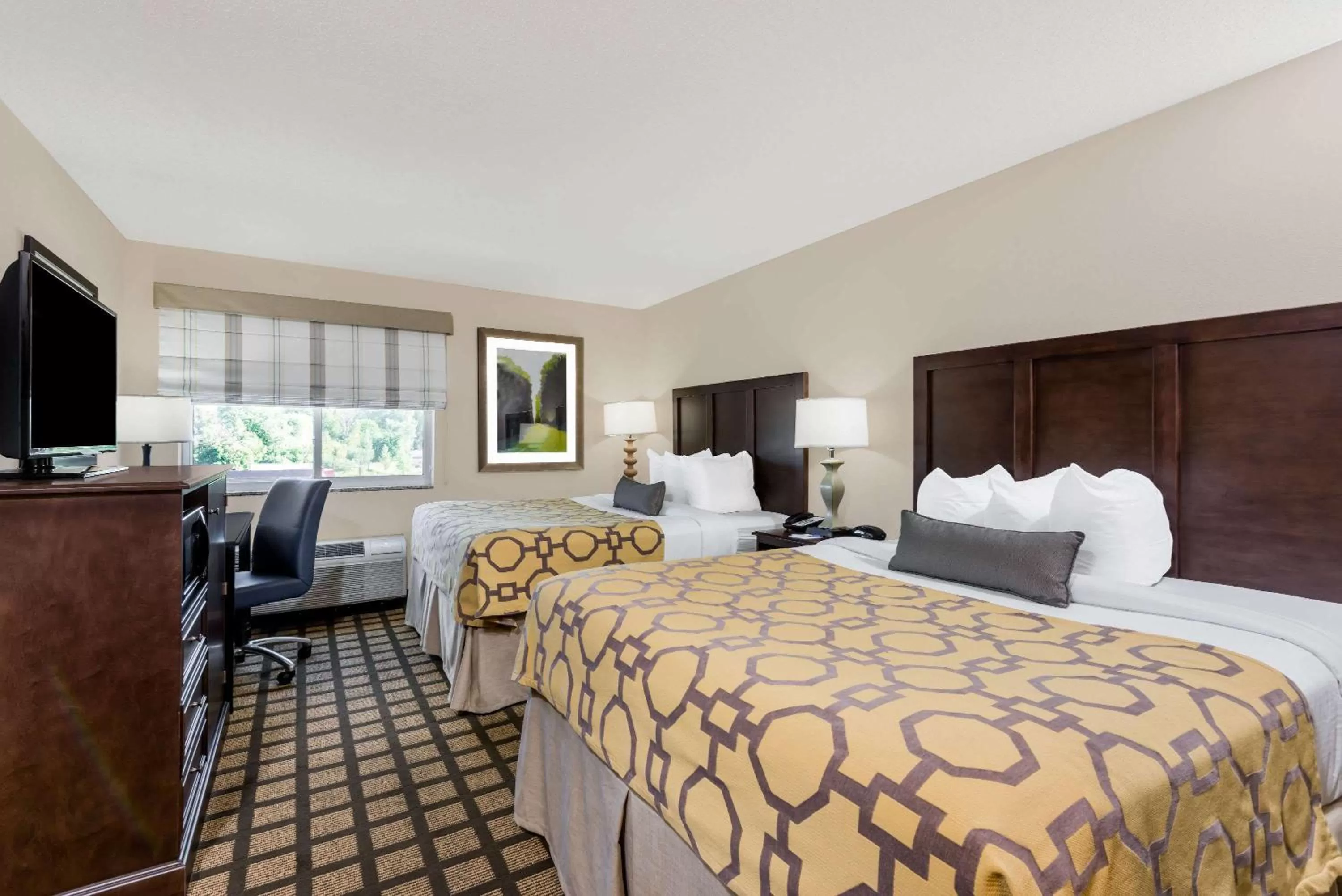 Photo of the whole room, Bed in Baymont by Wyndham Erie
