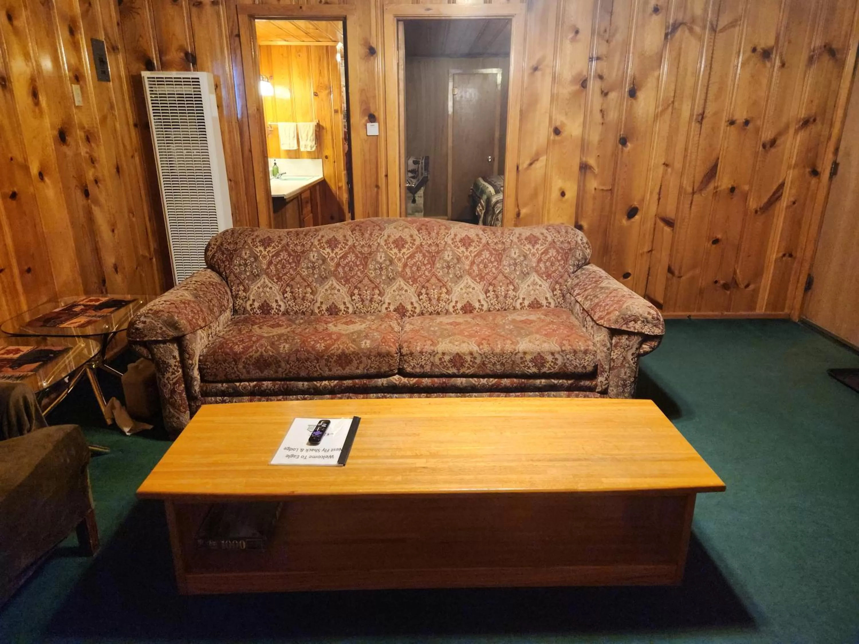 Eagle Nest Fly Shack & Lodge