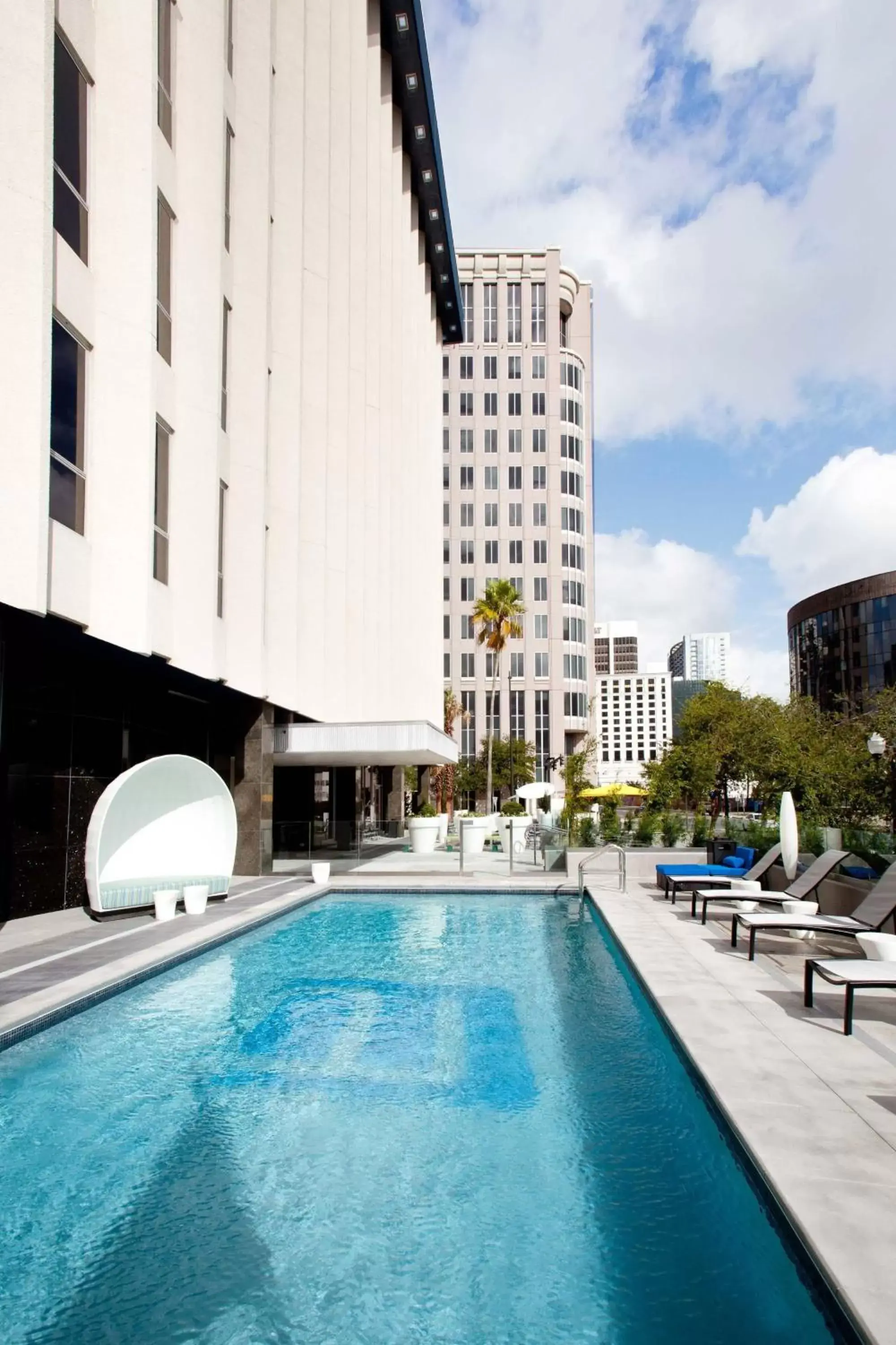 Swimming pool, Property Building in Aloft Orlando Downtown