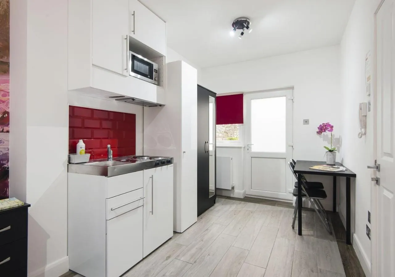 minibar in Wembley Park Hotel