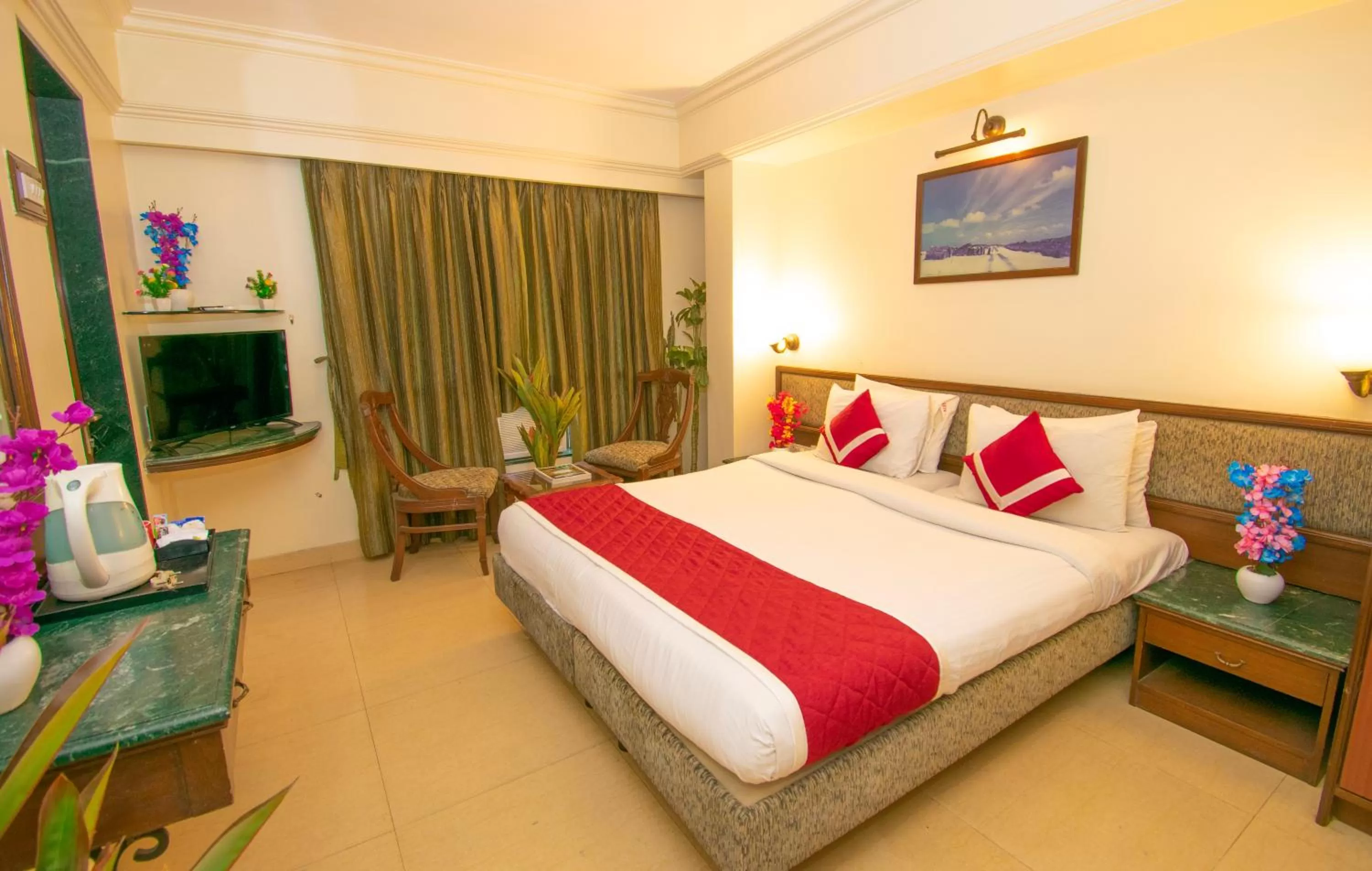 Photo of the whole room, Bed in Octave Bund Garden