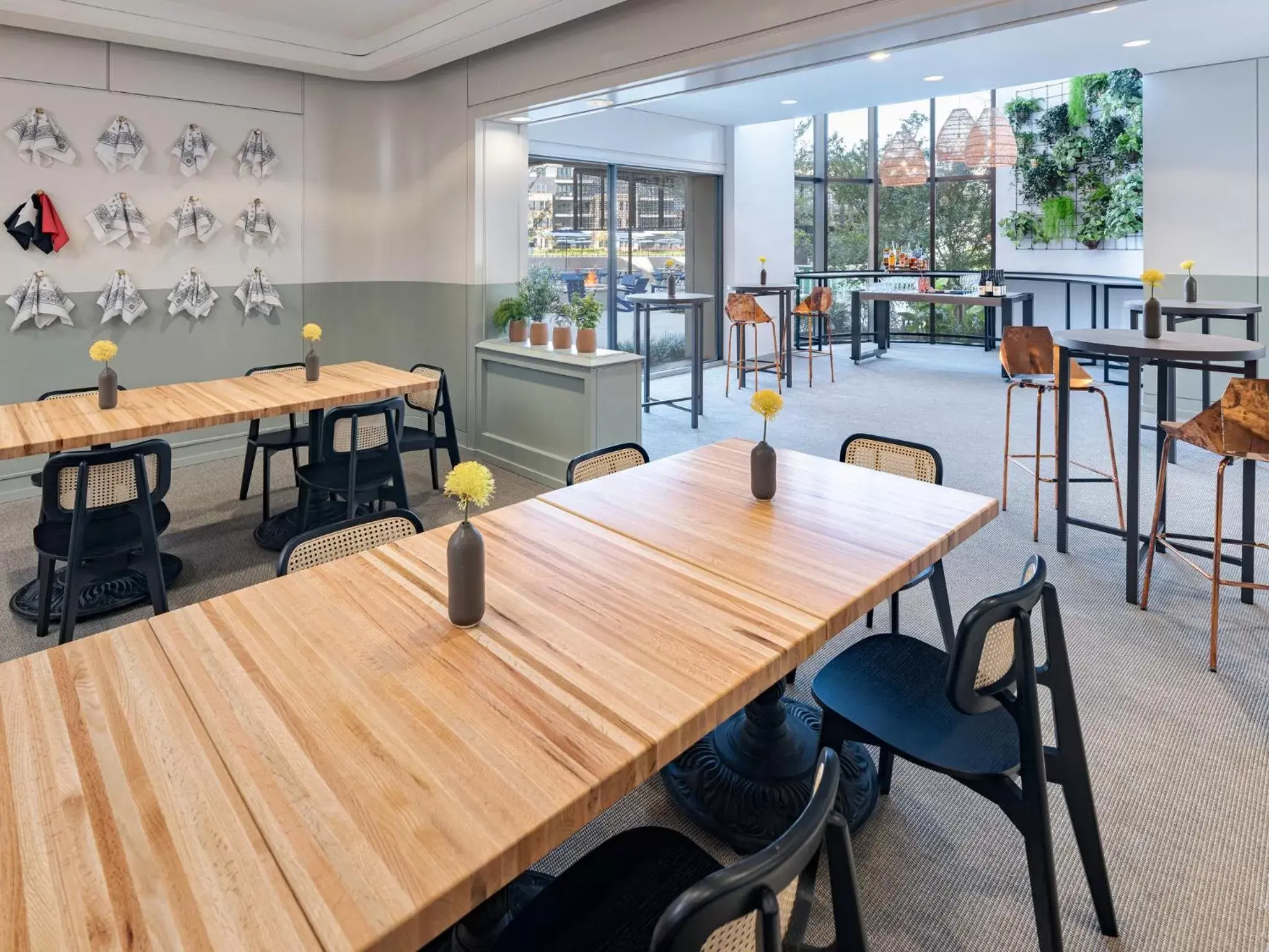 Restaurant/places to eat in Omni Las Colinas Hotel Restaurant/places to eat in Omni Las Colinas Hotel