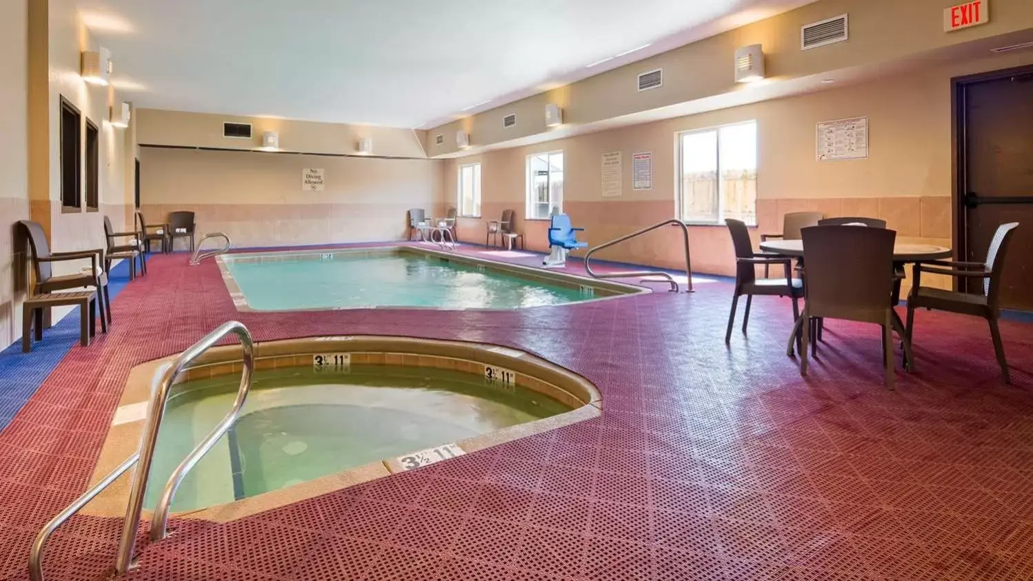 Swimming Pool in Best Western Plus Montezuma Inn And Suites