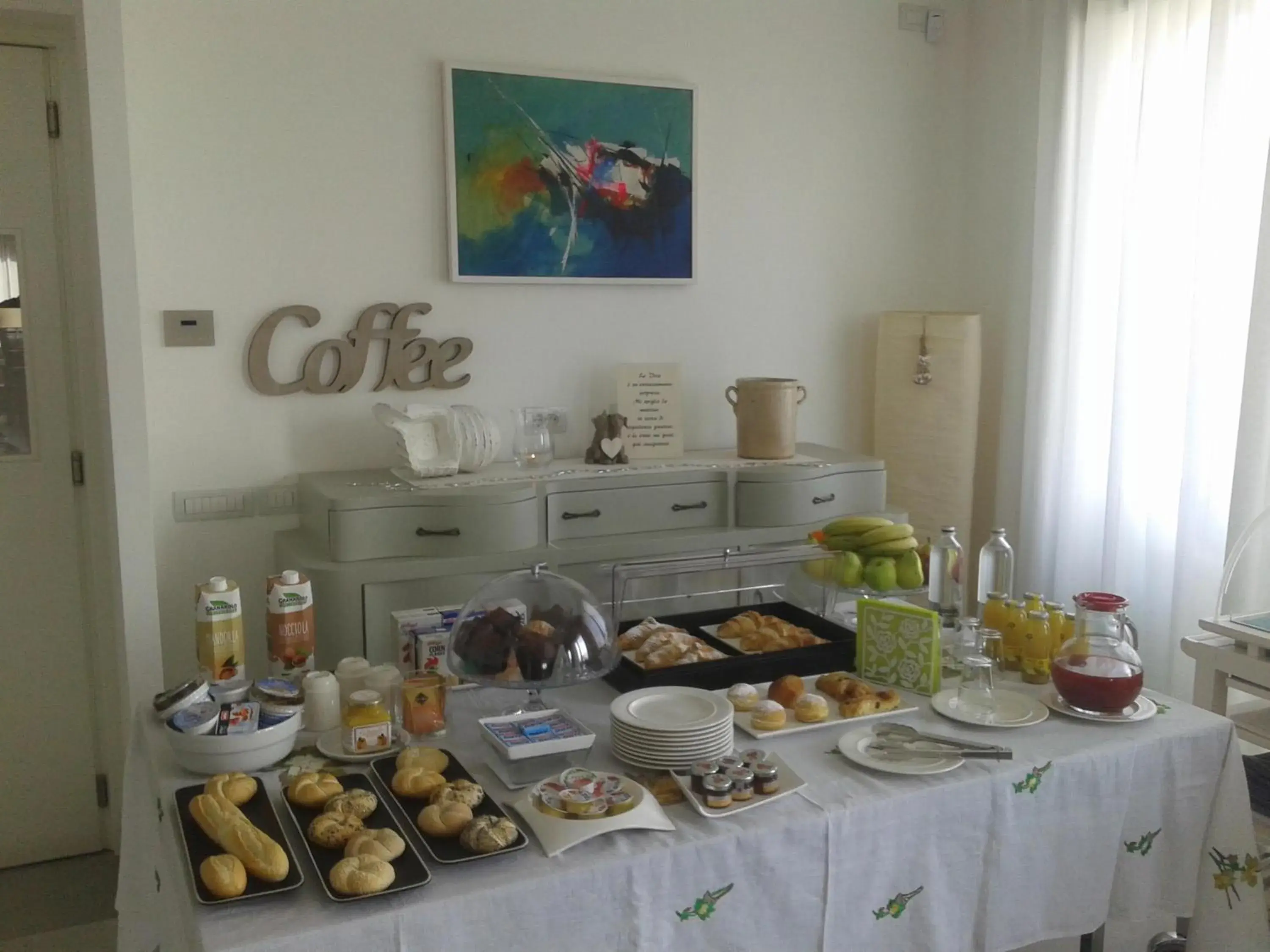 Continental breakfast, Coffee/Tea Facilities in Hotel Madalù
