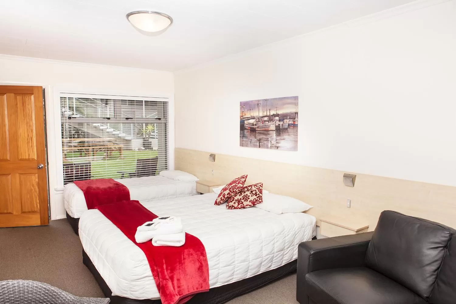 Bed in Picton Accommodation Gateway Motel