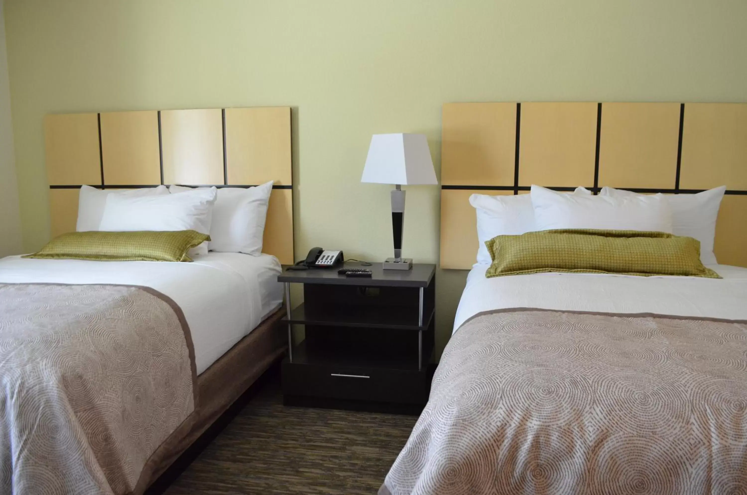 Photo of the whole room, Bed in Candlewood Suites San Antonio Airport, an IHG Hotel