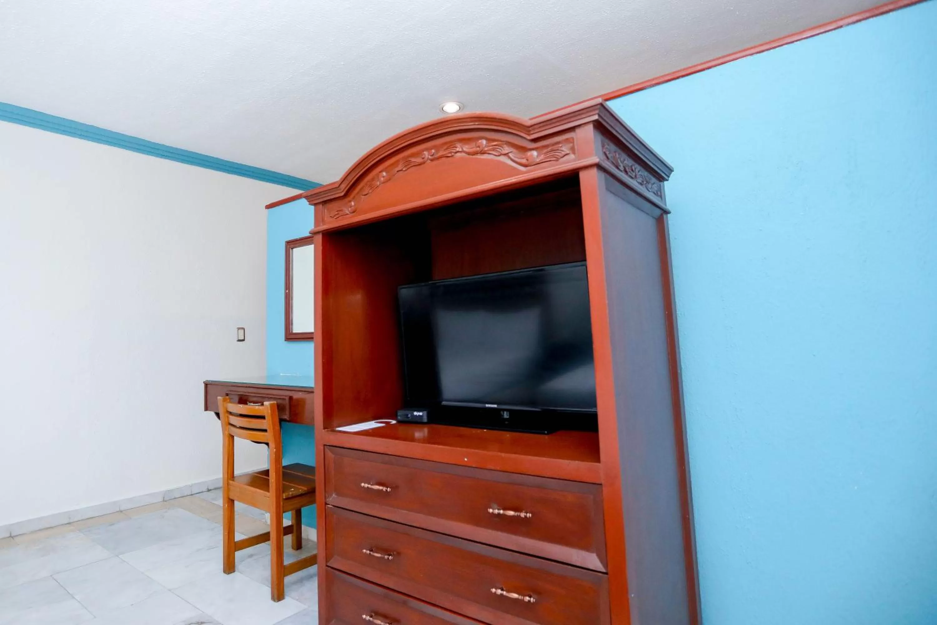 TV and multimedia in Hotel Avenida Cancun