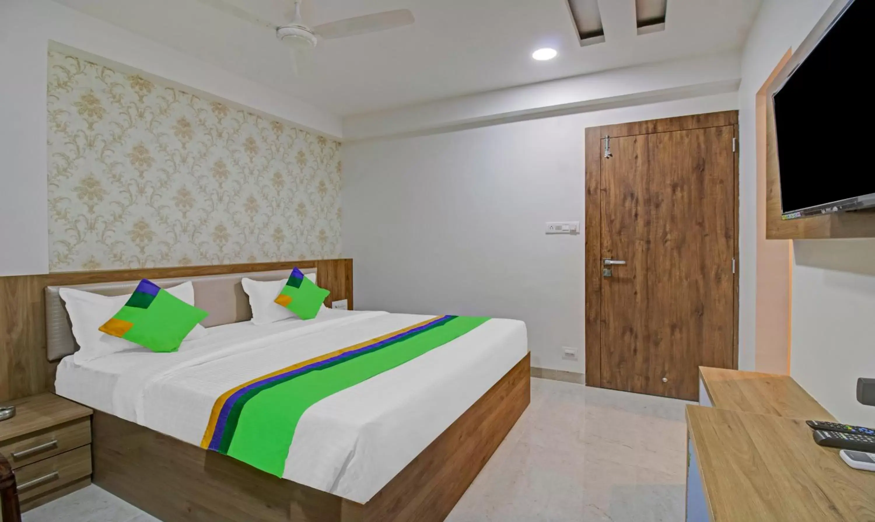 Bedroom, Bed in Treebo Chandraprasth Residency Bedroom, Bed in Treebo Chandraprasth Residency