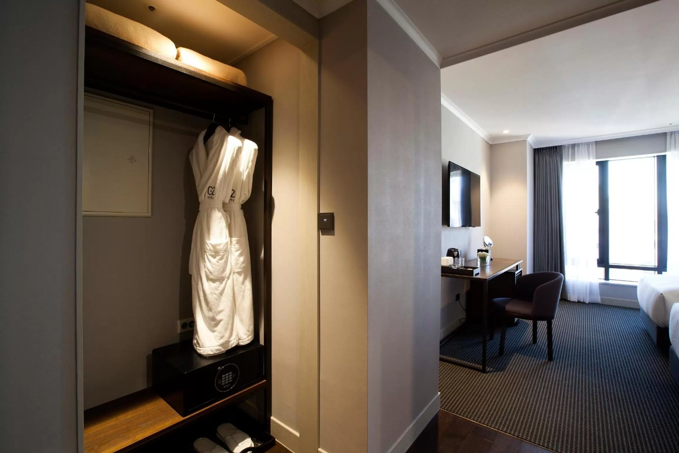 wardrobe, Bed in G2 Hotel Myeongdong