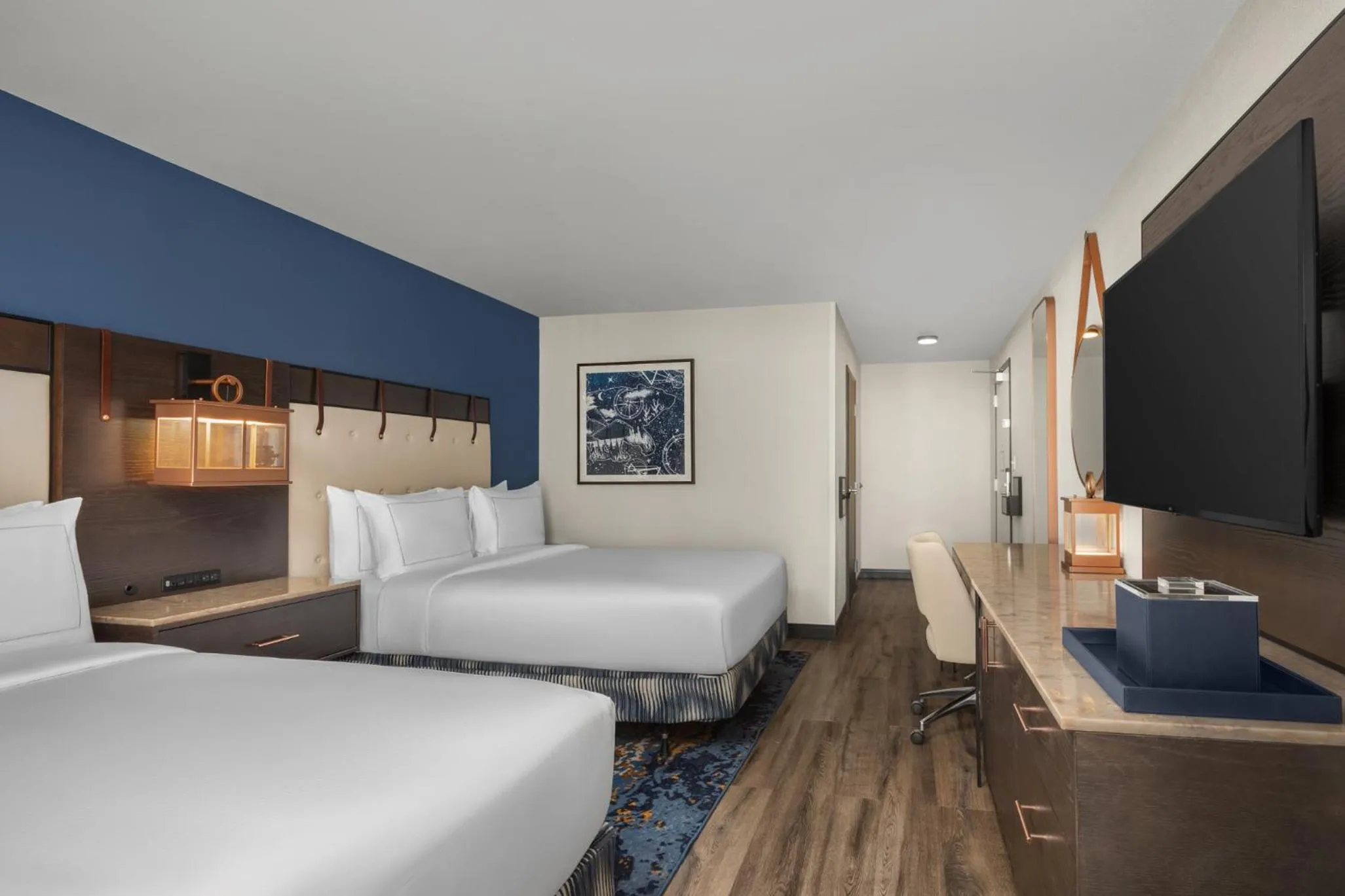 Guests, Bed in Hotel Westport Kansas City, Tapestry Collection by Hilton