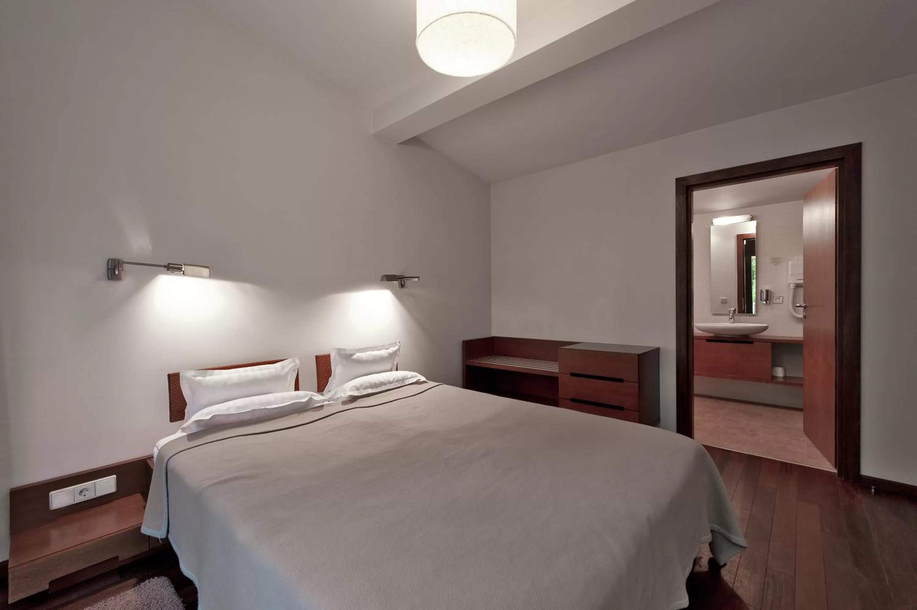 Bedroom, Bed in Belvilis Hotel