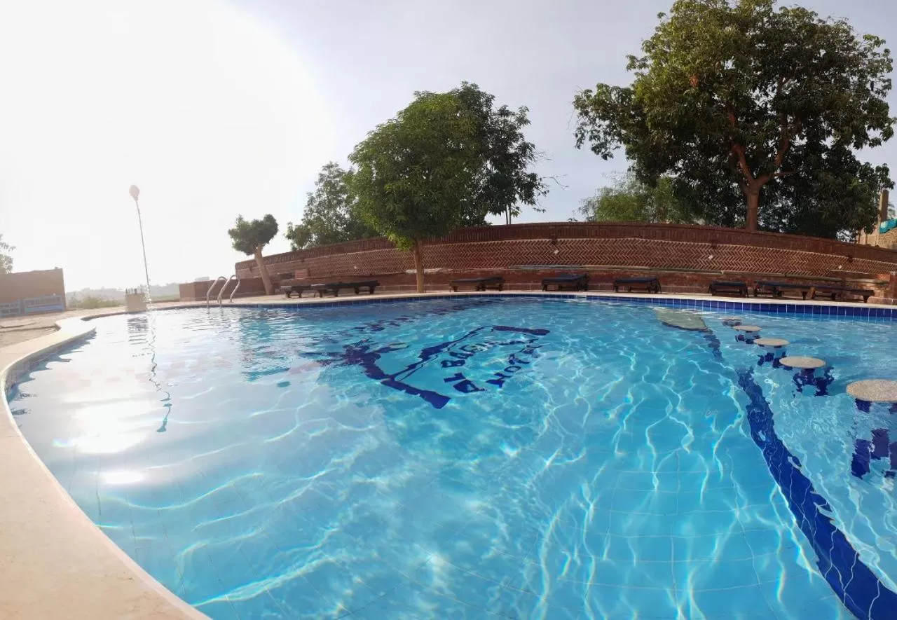 Swimming pool in Al Baeirat Hotel
