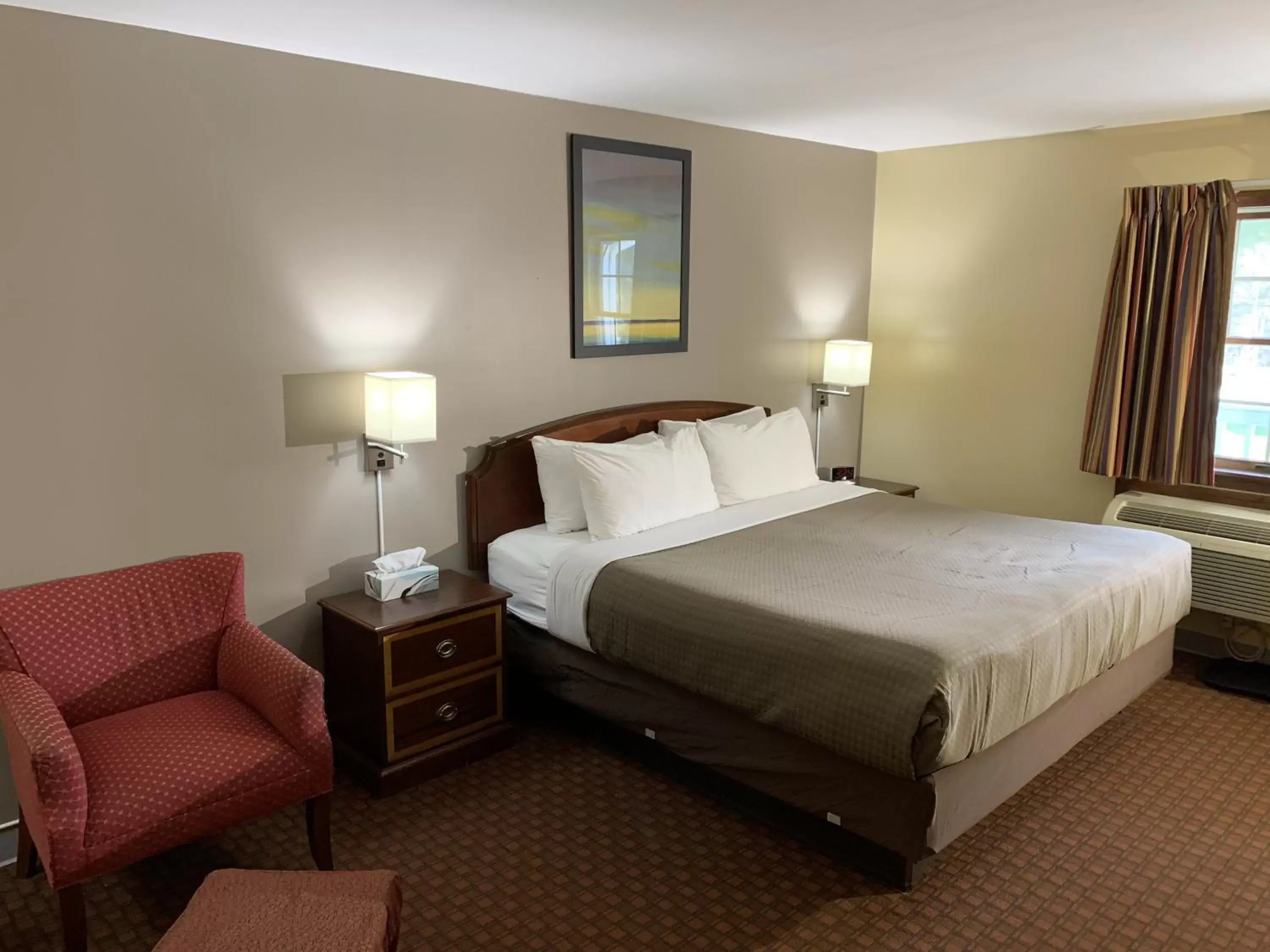 Bedroom, Bed in Americas Best Value Inn Scarborough Portland