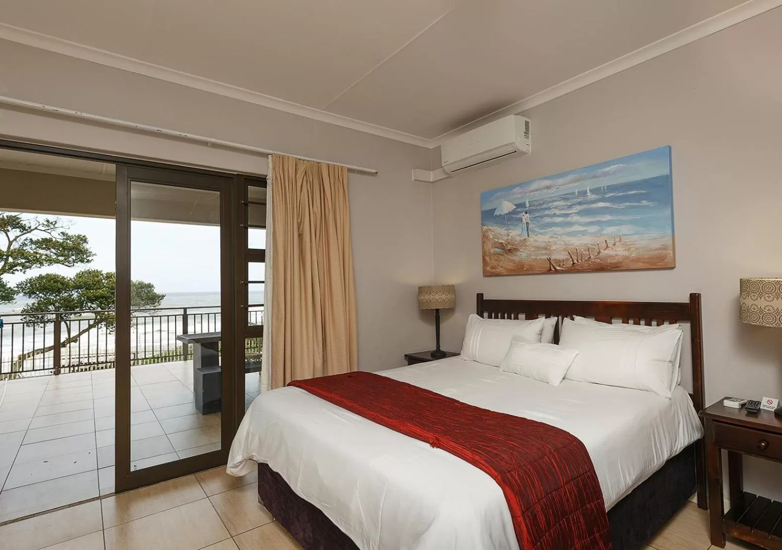 Bed in My Den Beachfront B&B and Self-Catering