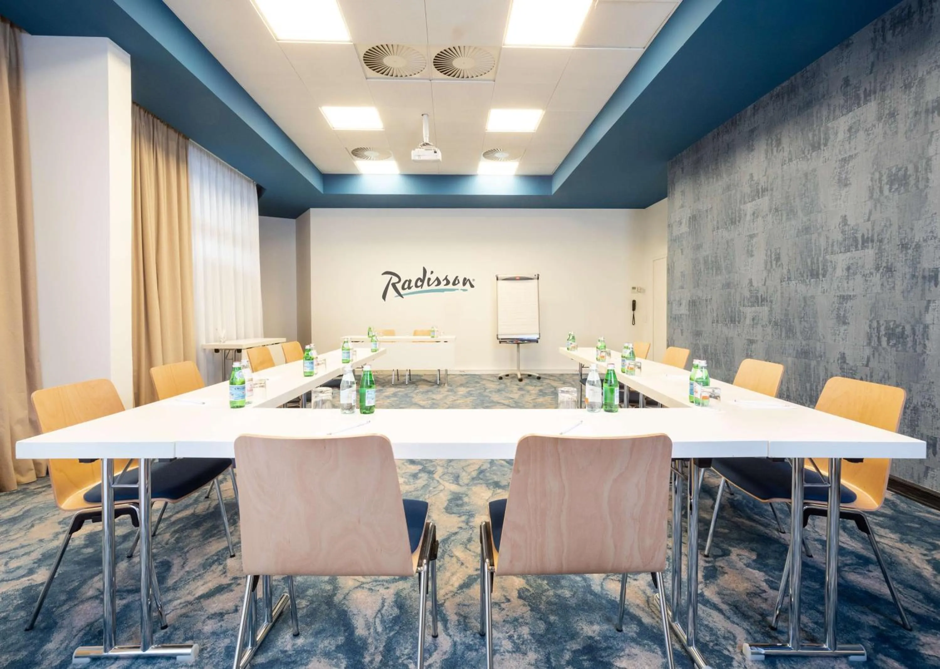 Meeting/conference room in Radisson Hotel Nice Airport