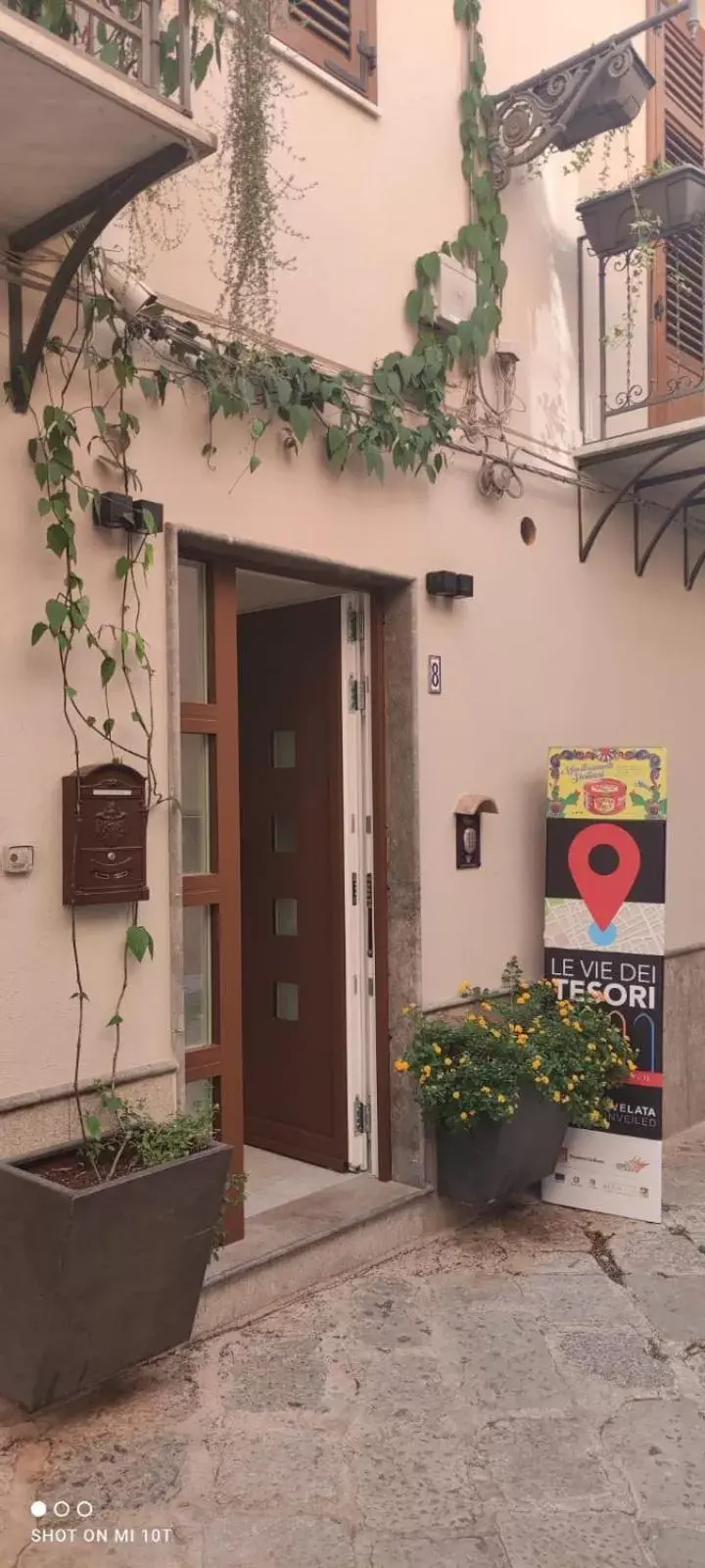 Facade/entrance in San Francesco Rooms and Apartment with Terrace in Palermo