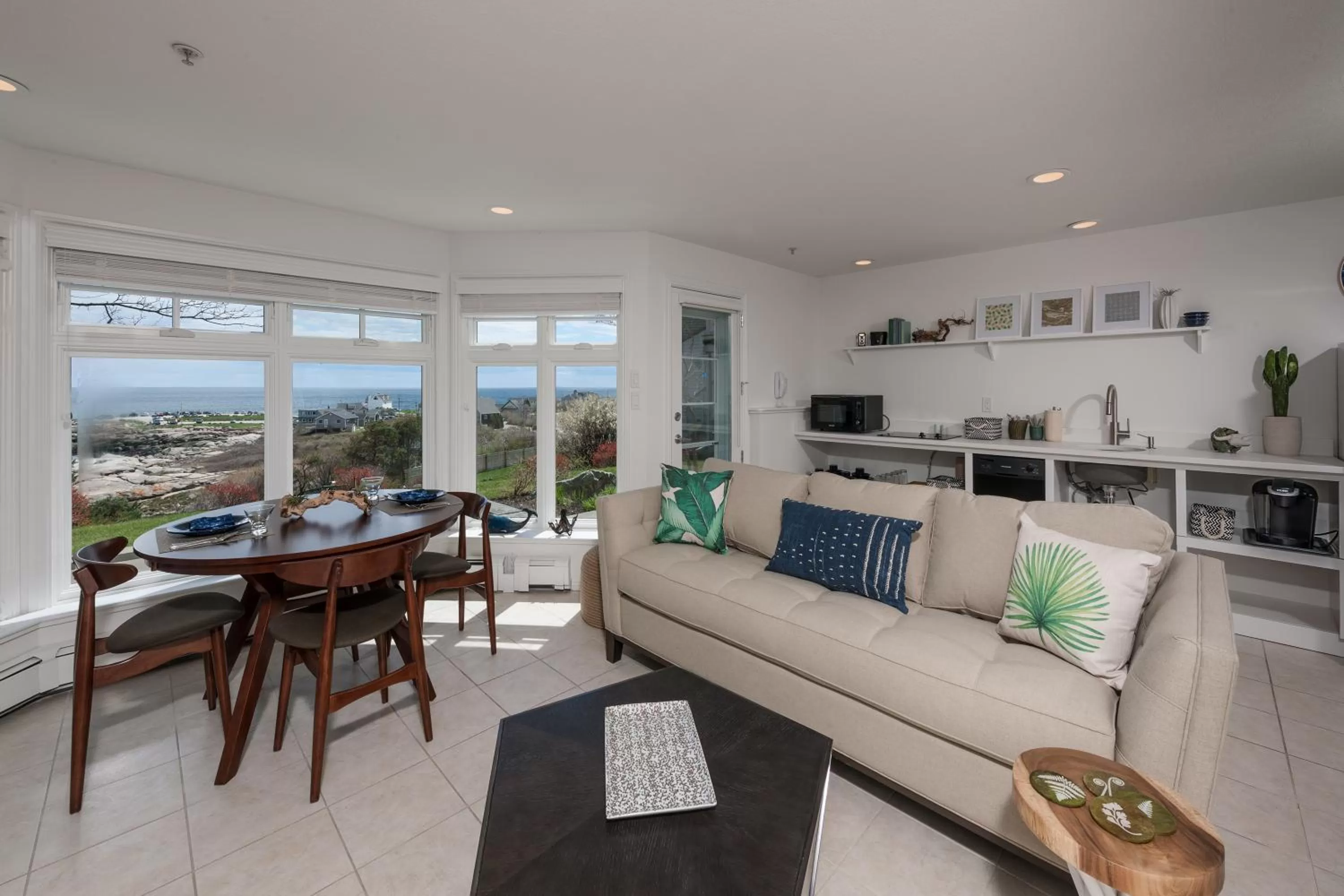 Living room, Seating Area in ViewPoint Hotel