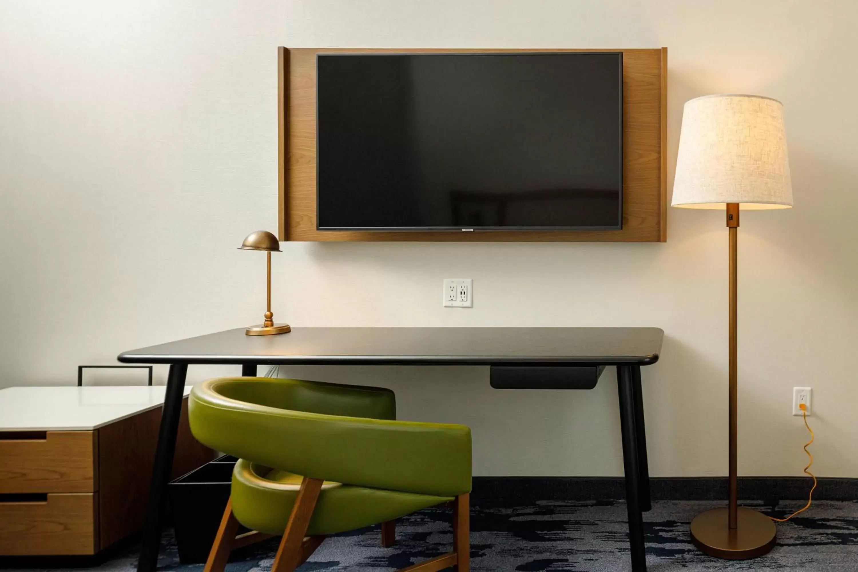 Photo of the whole room, TV/Entertainment Center in Fairfield Inn & Suites by Marriott Salina