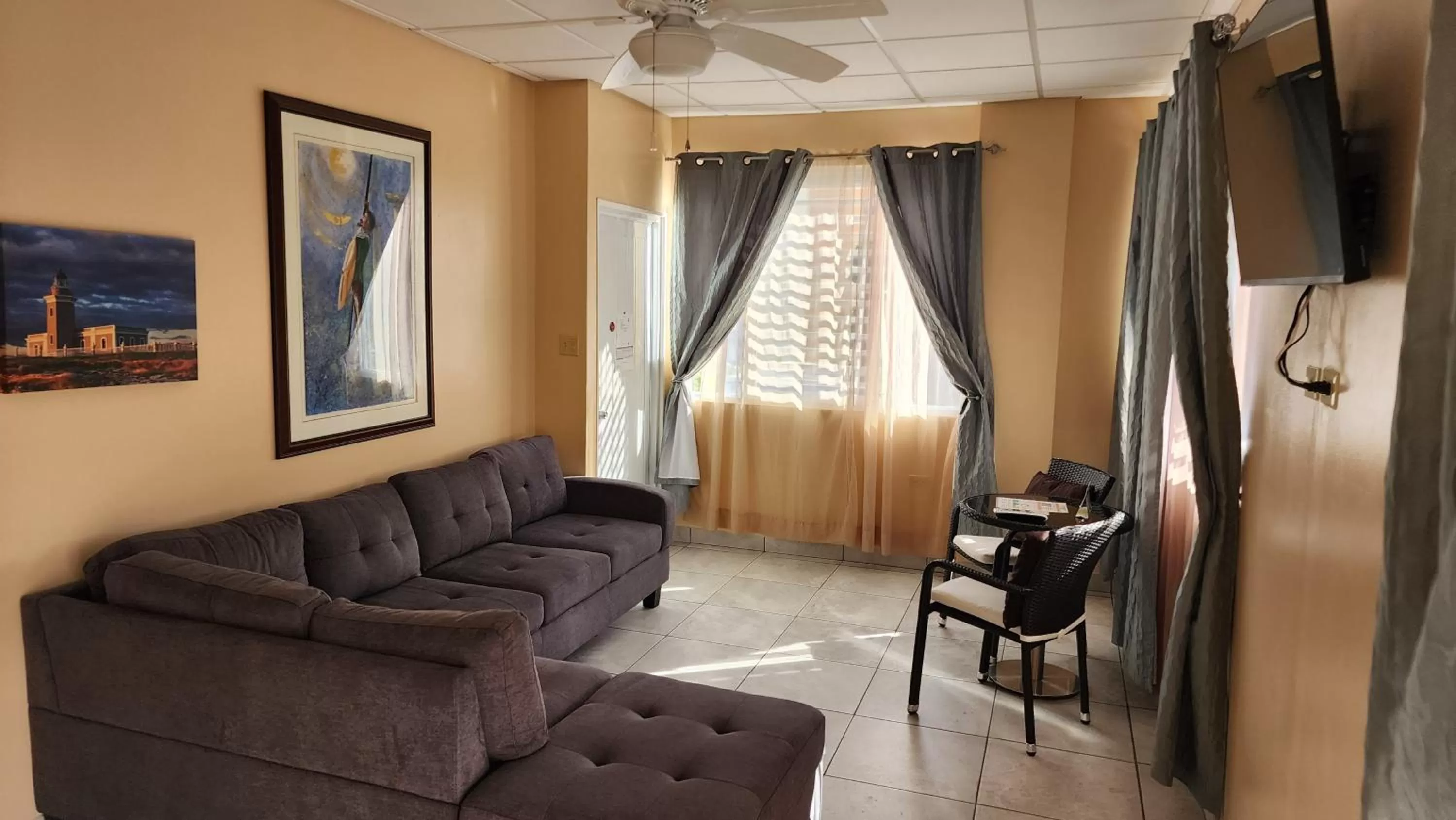 TV and multimedia in Combate Beach Resort