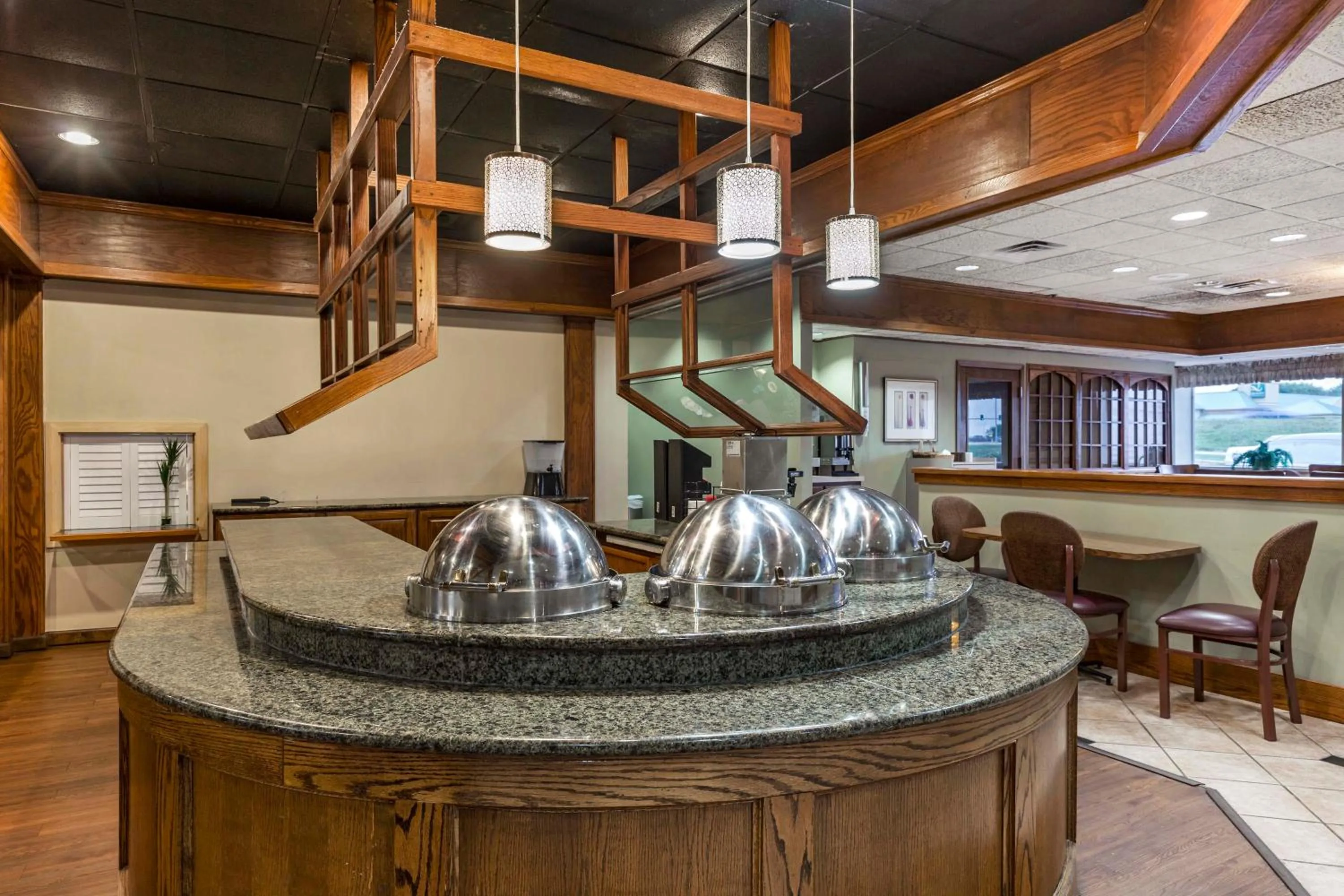 Lamplighter Inn and Suites - North