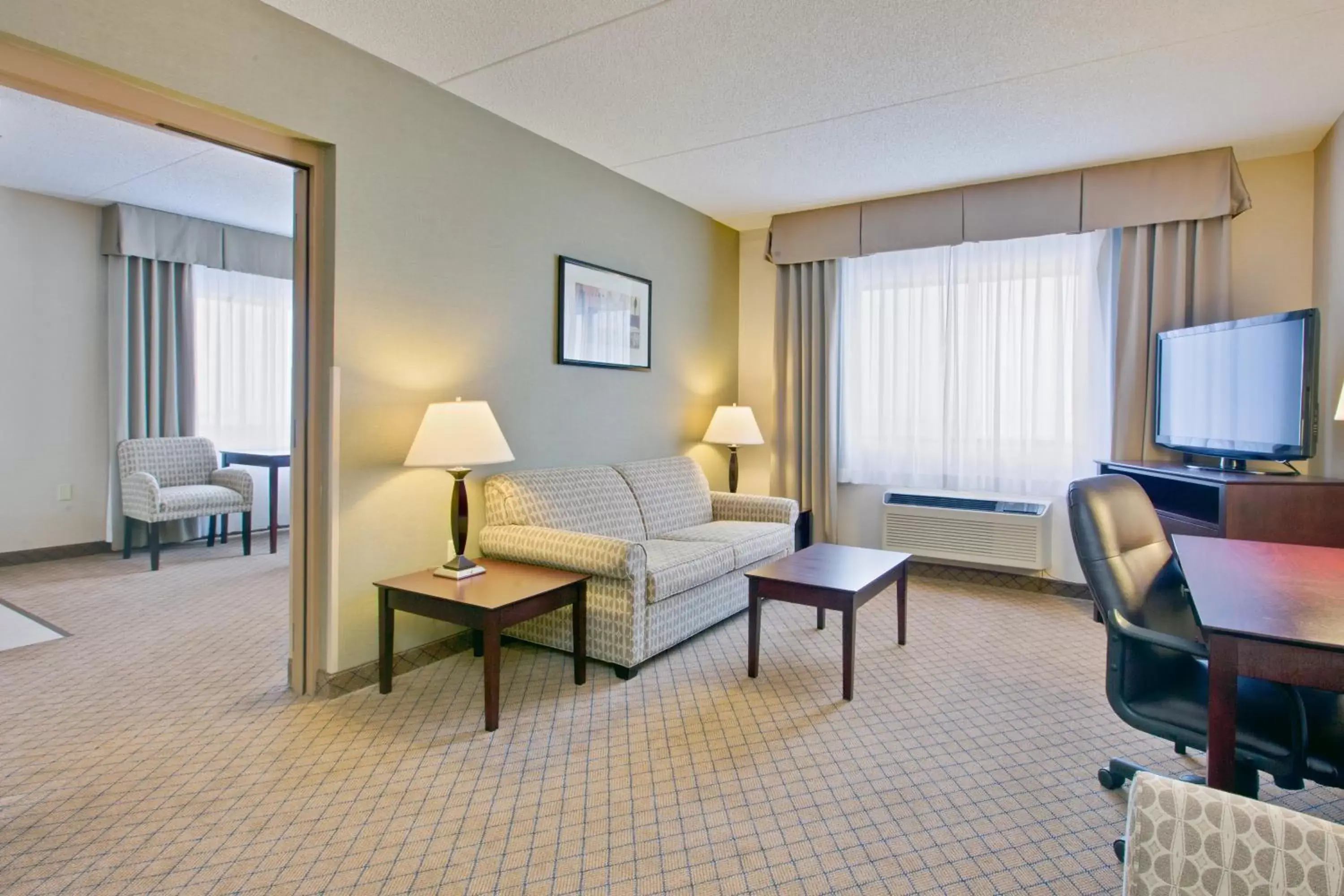 Photo of the whole room, Seating Area in Holiday Inn Express Sault Ste Marie, an IHG Hotel